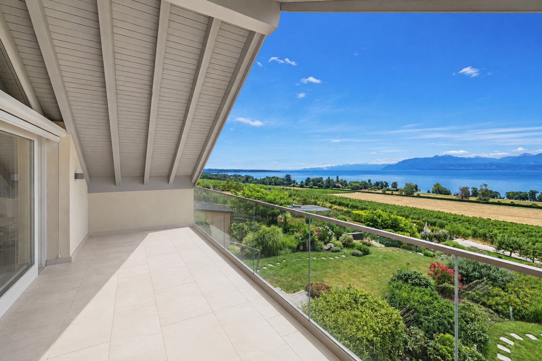  STUNNING LUXURY DUPLEX WITH EXCEPTIONAL PANORAMIC VIEWS OF THE LAKE - 物件實景