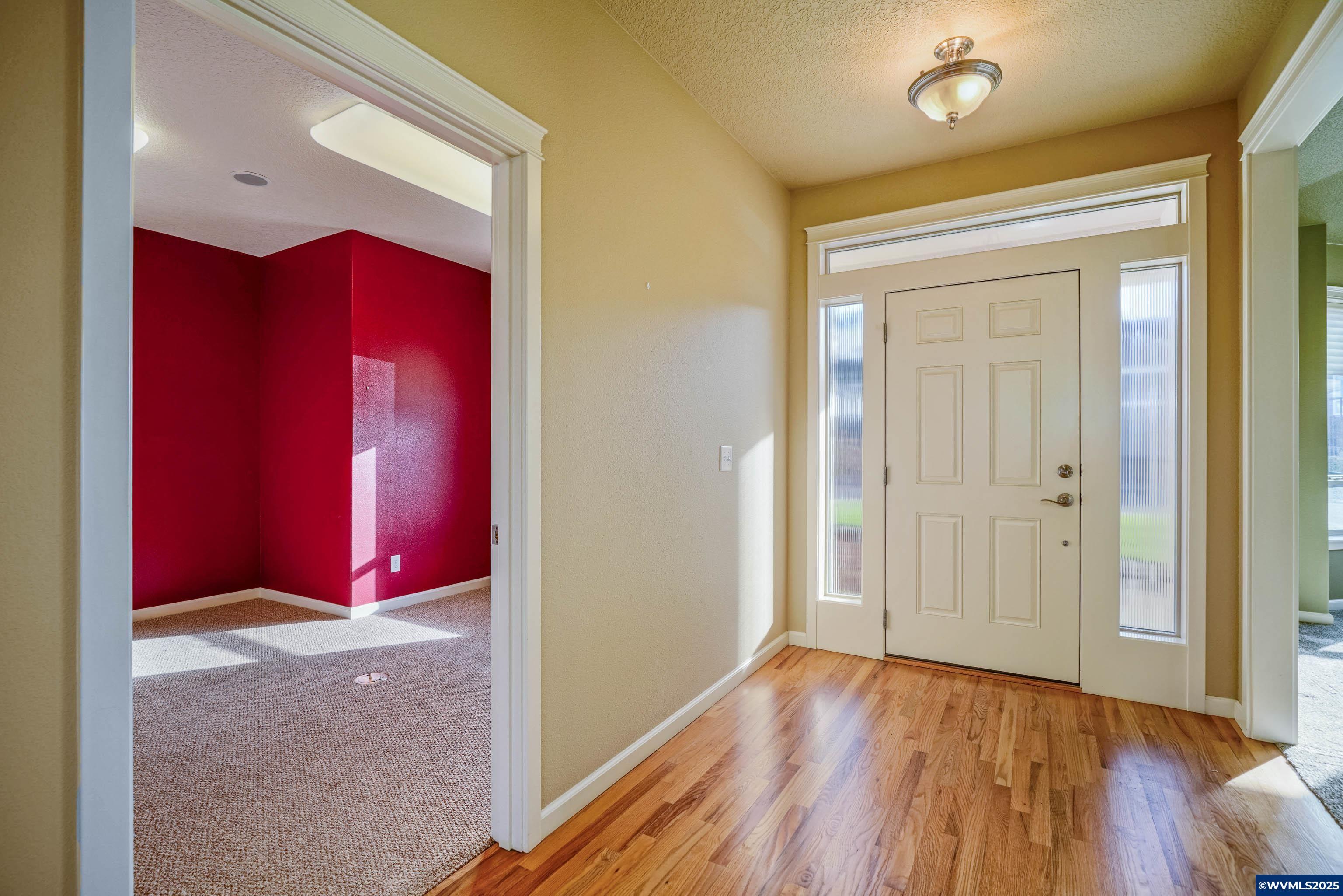 Salem, Oregon, 97306, United States, 3 Bedrooms Bedrooms, ,3 BathroomsBathrooms,Residential,For Sale,1989226