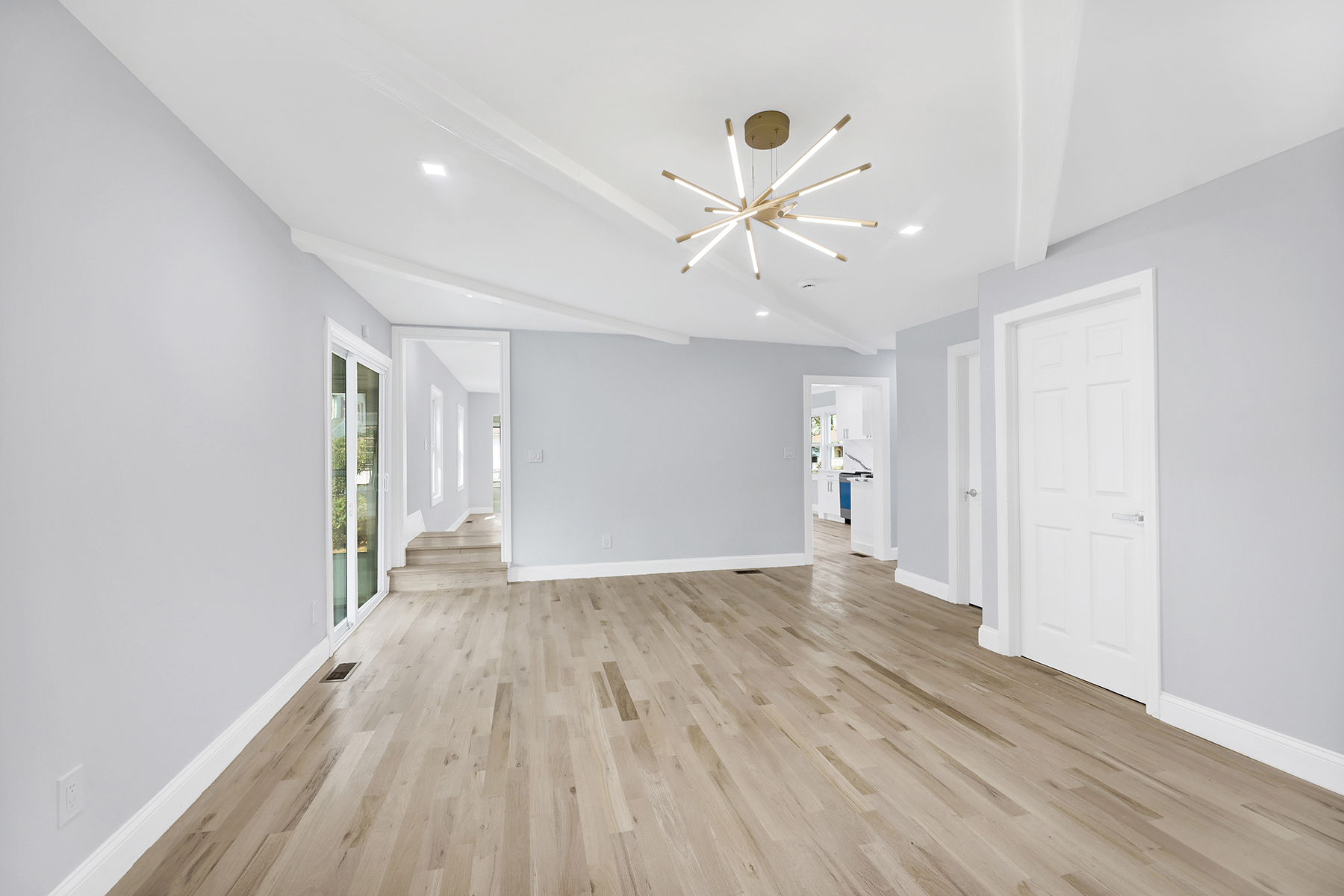 Oceanside, New York, 11572, United States, 5 Bedrooms Bedrooms, ,3 BathroomsBathrooms,Residential,For Sale,1914667
