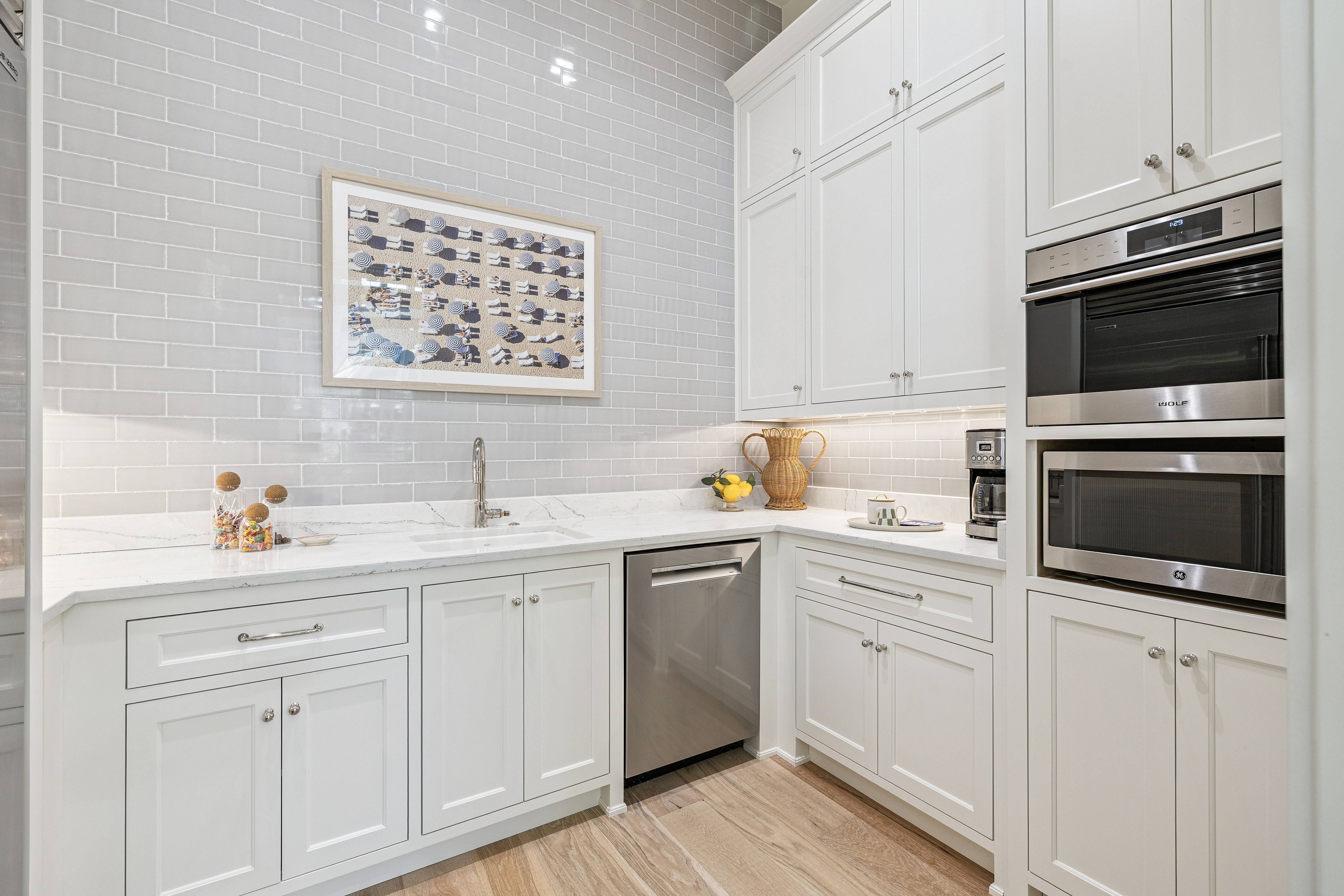  Refined Coastal Residence With Designer Interiors And Exceptional Craftsmanship - 物件實景