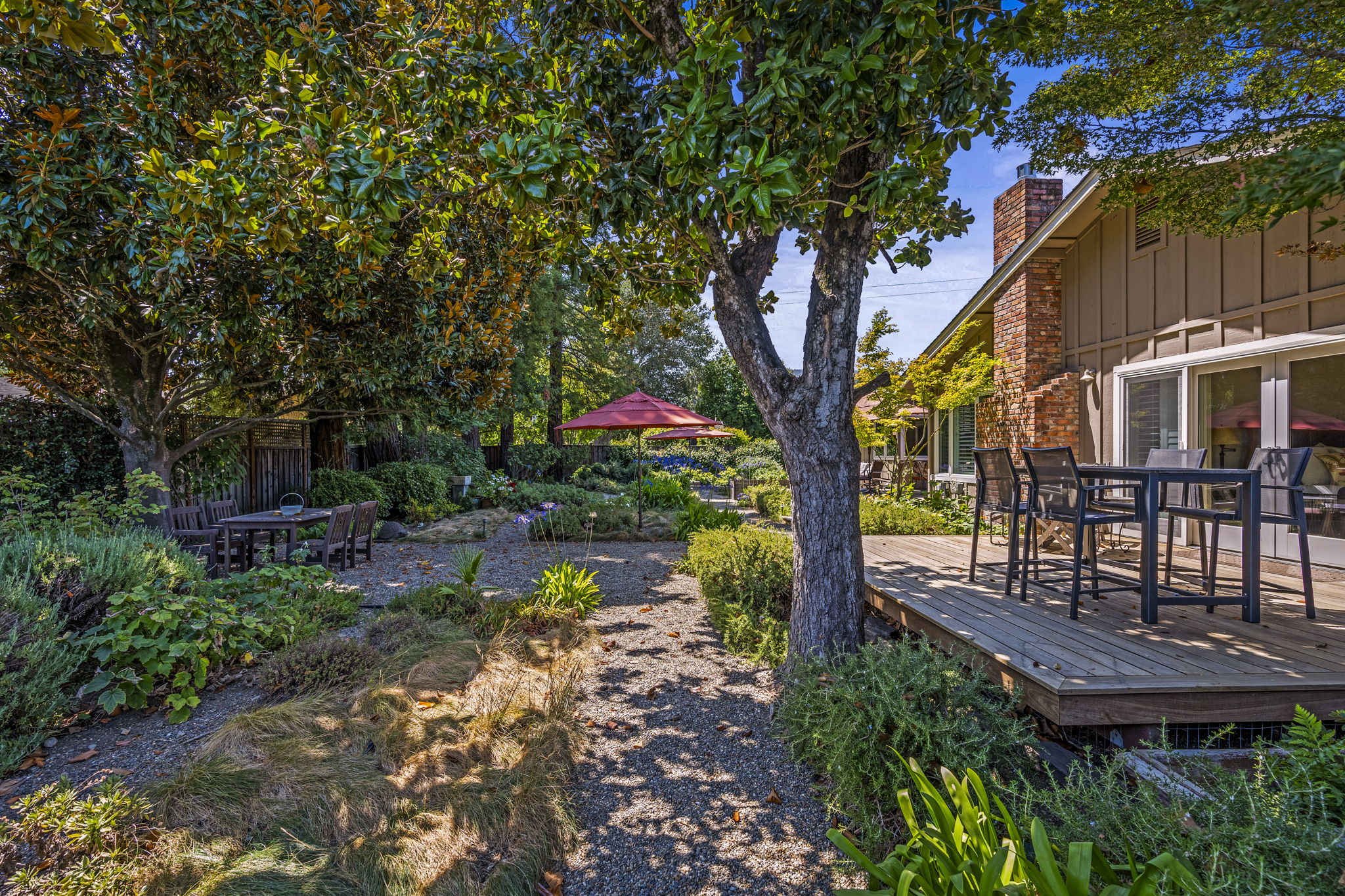  1597 Sulphur Springs Ave - 物件實景