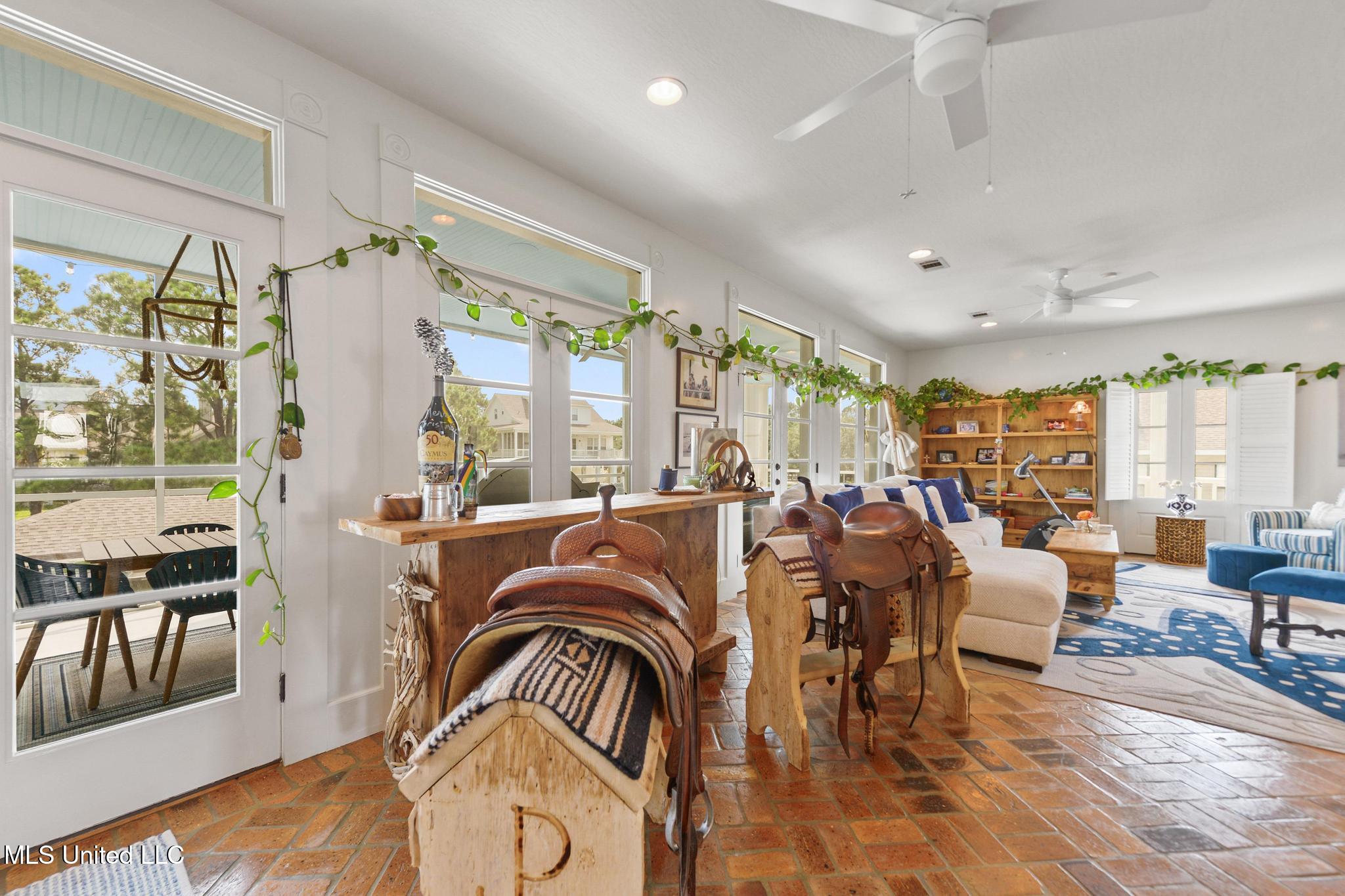 Pass Christian, Mississippi, 39571, United States, 5 Bedrooms Bedrooms, ,7 BathroomsBathrooms,Residential,For Sale,1989157