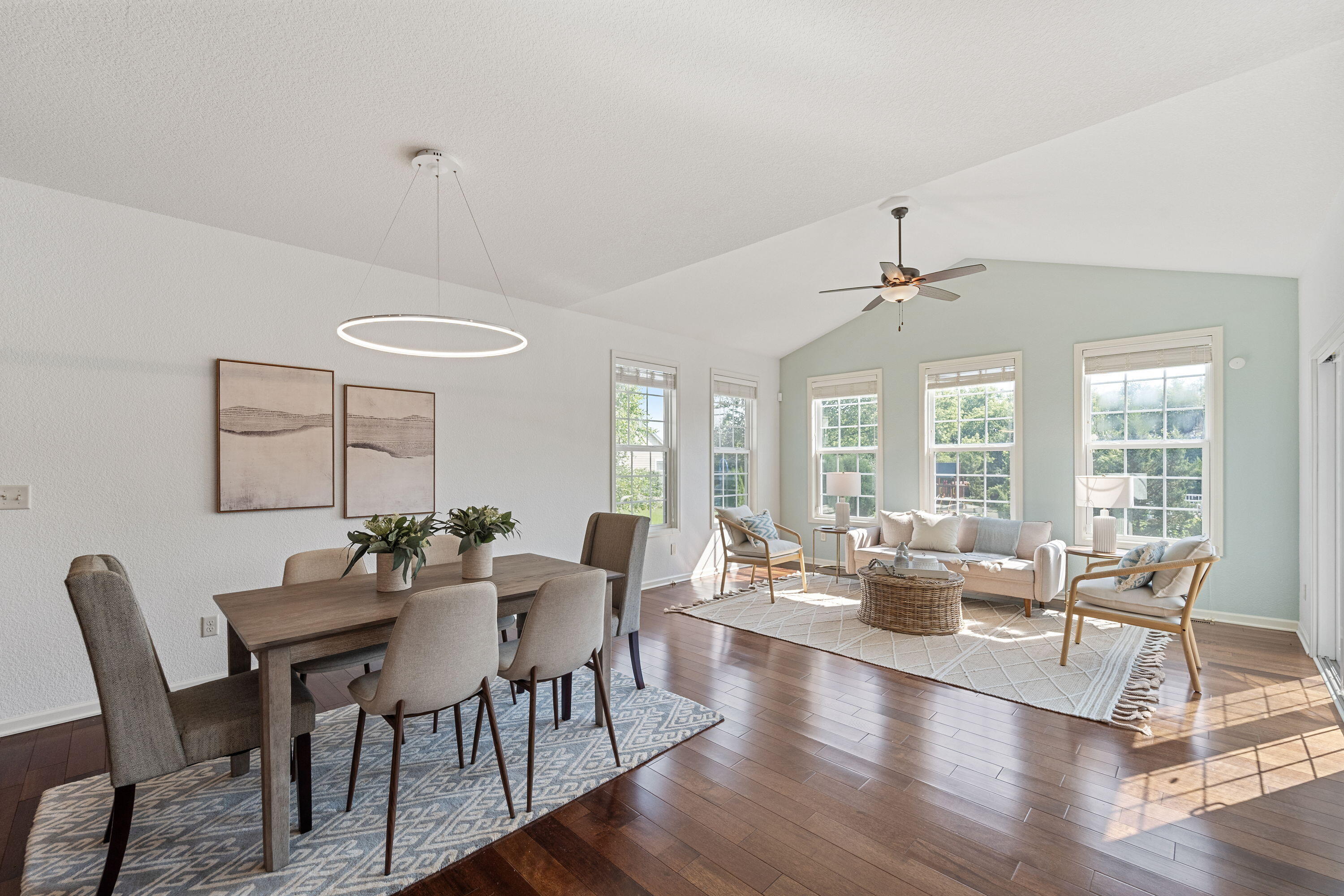 Mequon, Wisconsin, 53092, United States, 4 Bedrooms Bedrooms, ,4 BathroomsBathrooms,Residential,For Sale,1920034