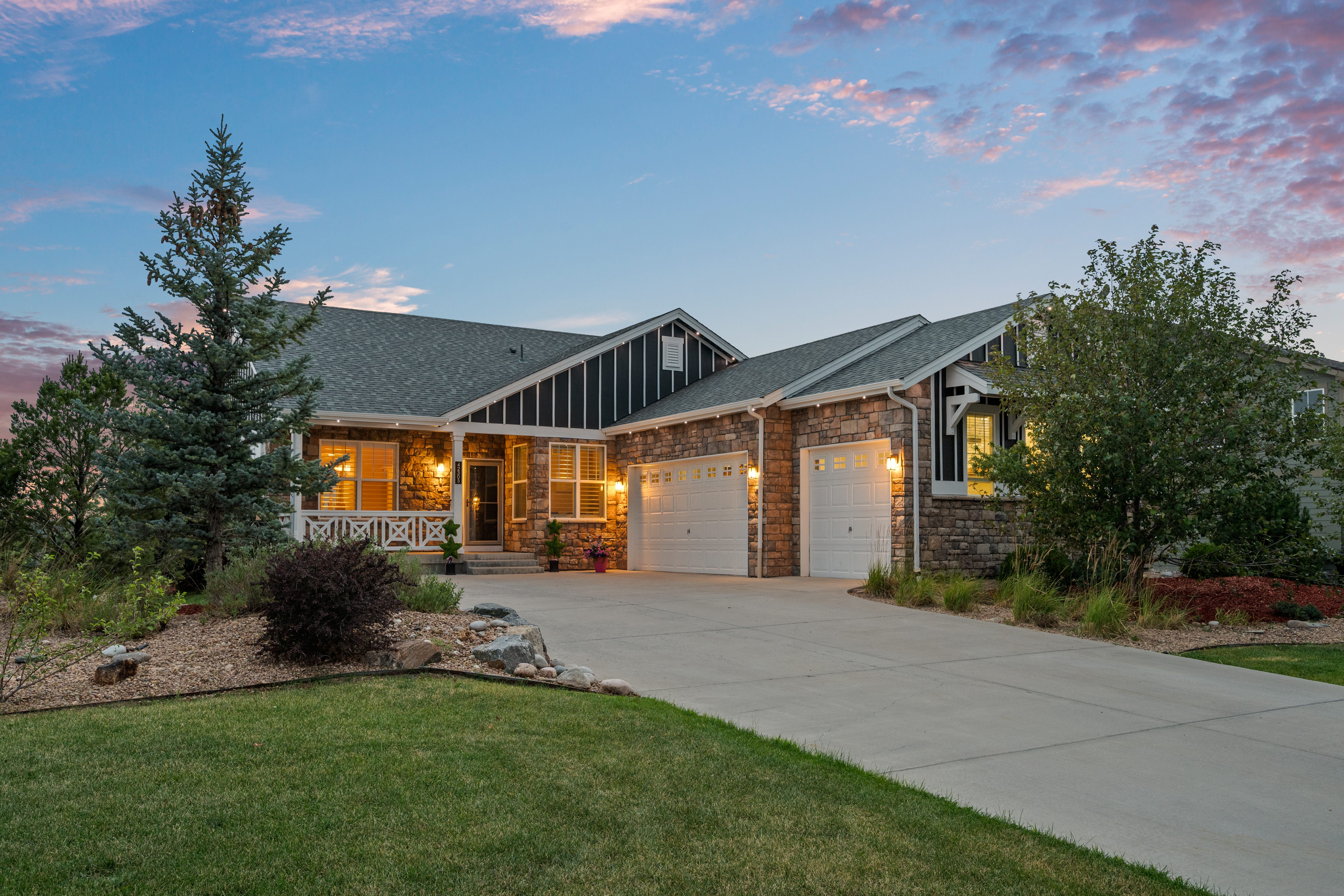  Experience elevated Colorado living in this exceptional ranch-style home. - 物件實景