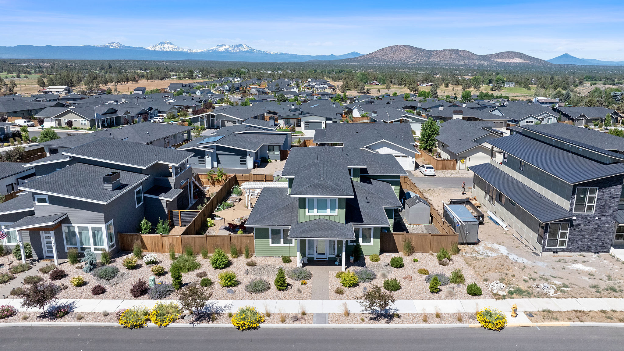 Redmond, Oregon, 97756, United States, 3 Bedrooms Bedrooms, ,3 BathroomsBathrooms,Residential,For Sale,1896821