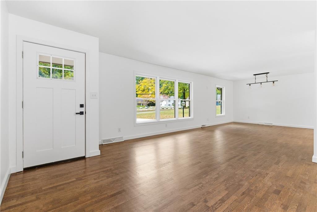 Marietta, Georgia, 30060, United States, 3 Bedrooms Bedrooms, ,2 BathroomsBathrooms,Residential,For Sale,1988888