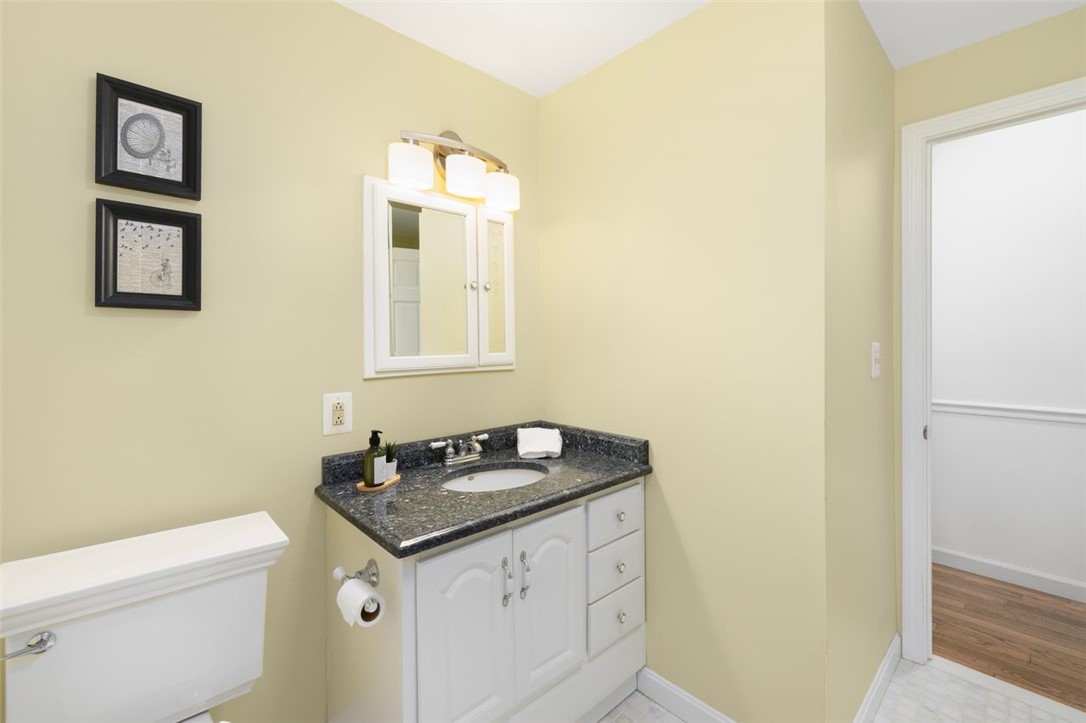 South Kingstown, Rhode Island, 02879, United States, 3 Bedrooms Bedrooms, ,2 BathroomsBathrooms,Residential,For Sale,1987683