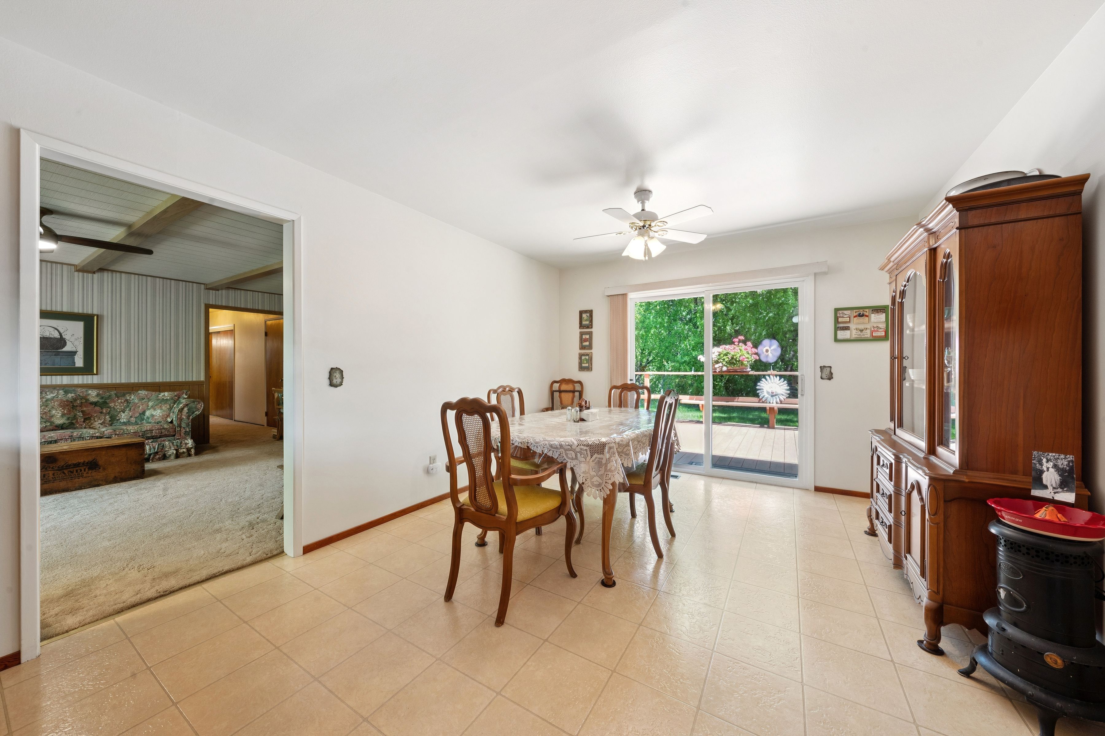  825 Woodside Aka Madrone Road - 物件實景