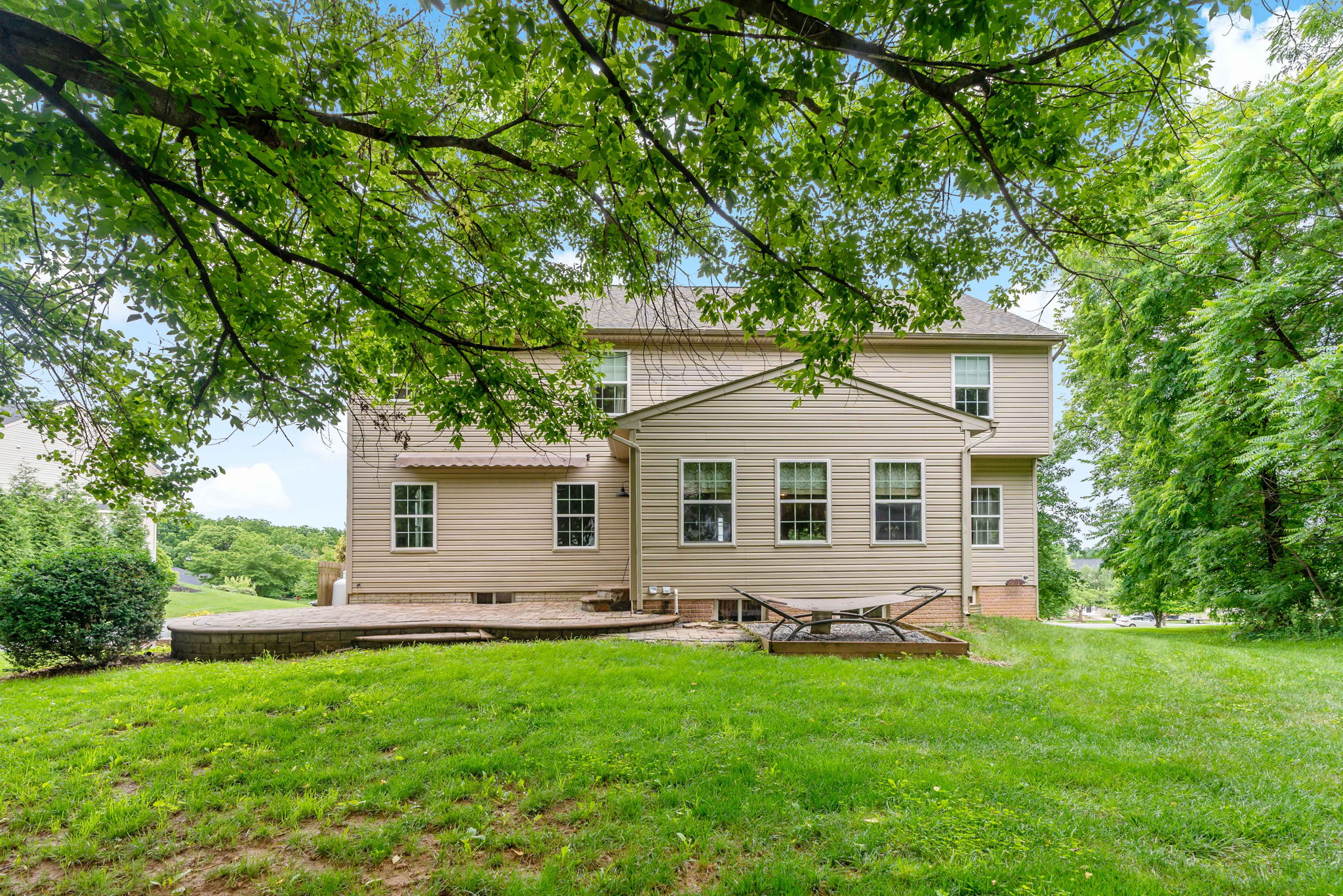 Martinsburg, West Virginia, 25403, United States, 4 Bedrooms Bedrooms, ,Residential,For Sale,1873550