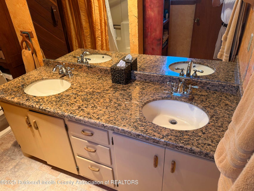 Alto, New Mexico, 88312, United States, 3 Bedrooms Bedrooms, ,4 BathroomsBathrooms,Residential,For Sale,1975387