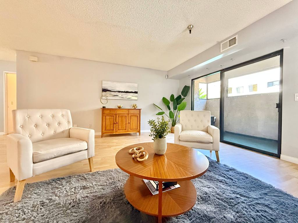 Long Beach, California, 90815, United States, 2 Bedrooms Bedrooms, ,2 BathroomsBathrooms,Residential,For Sale,1830564