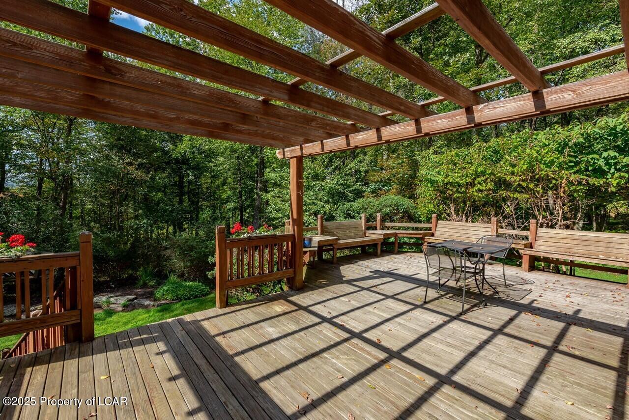 Dallas, Pennsylvania, 18612, United States, 5 Bedrooms Bedrooms, ,3 BathroomsBathrooms,Residential,For Sale,2006135