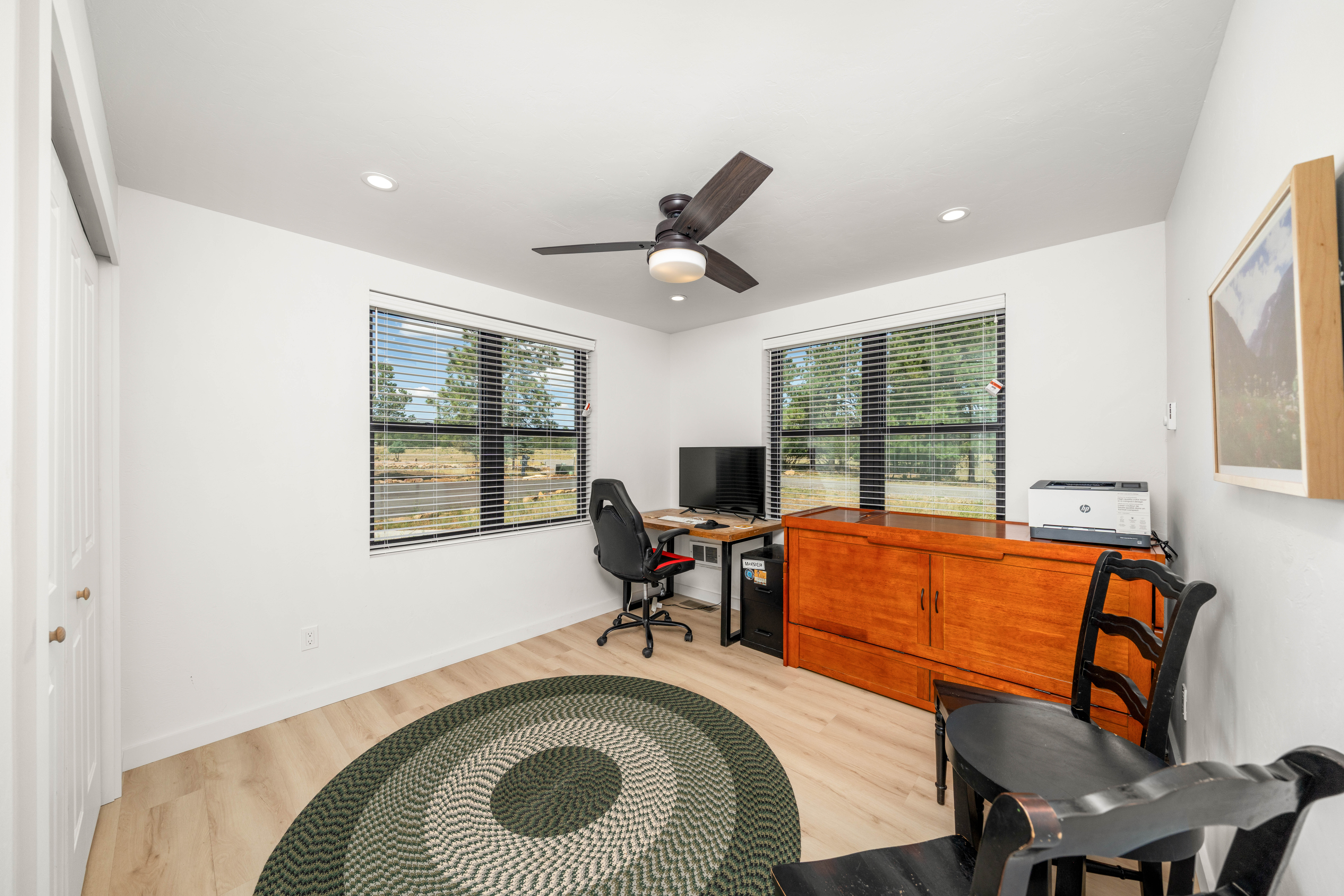  A Private Setting In The Desirable Log Hill Community - 物件實景