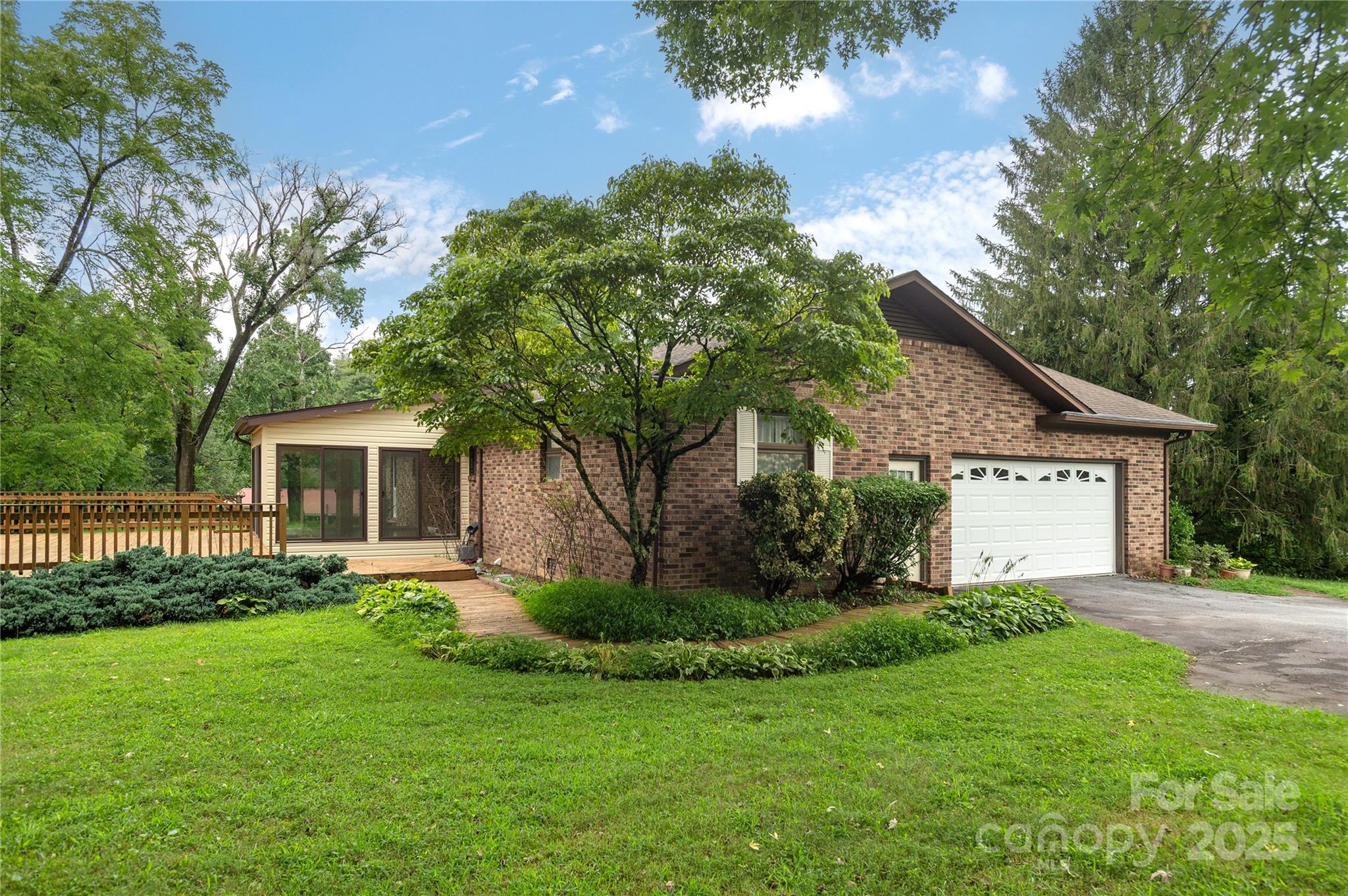 Hendersonville, North Carolina, 28791, United States, 3 Bedrooms Bedrooms, ,2 BathroomsBathrooms,Residential,For Sale,1910646