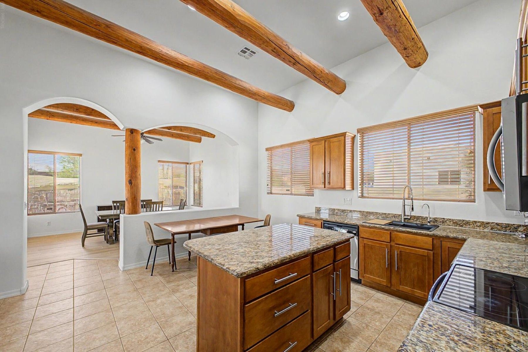  1120 E Circle Mountain Road  New River, AZ - 物件實景