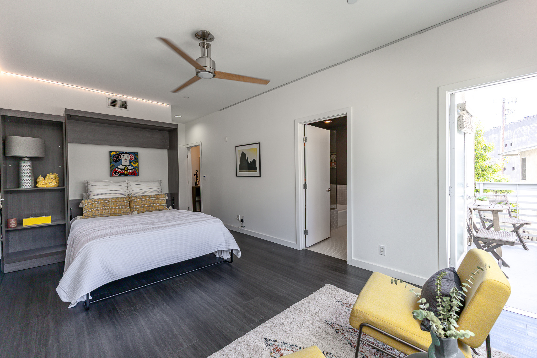  10735 Bloomfield Street, #5 - 物件實景