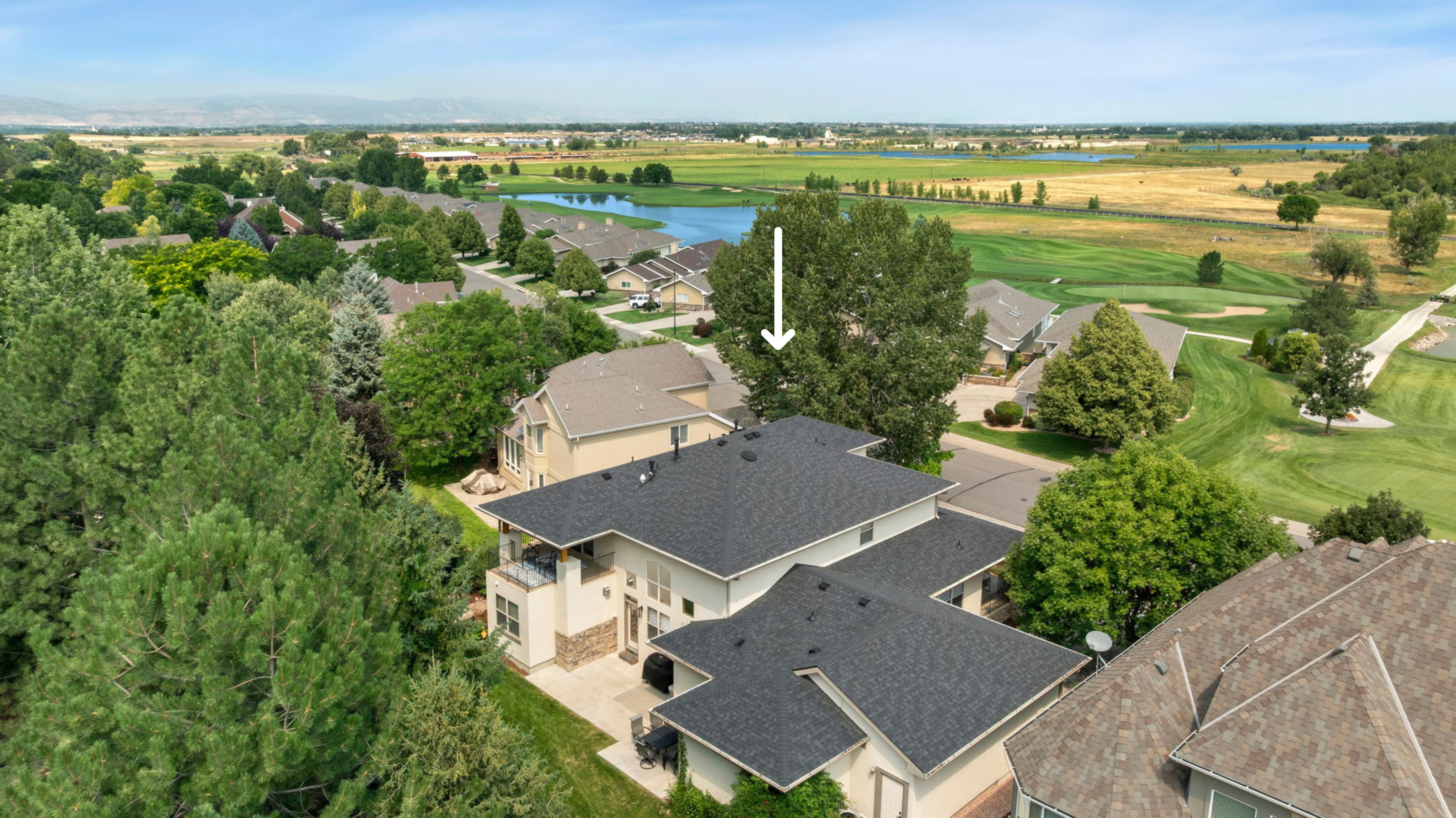  Luxuriously Renovated Home Overlooking Hole 15 of the Ptarmigan Country Club - 物件實景