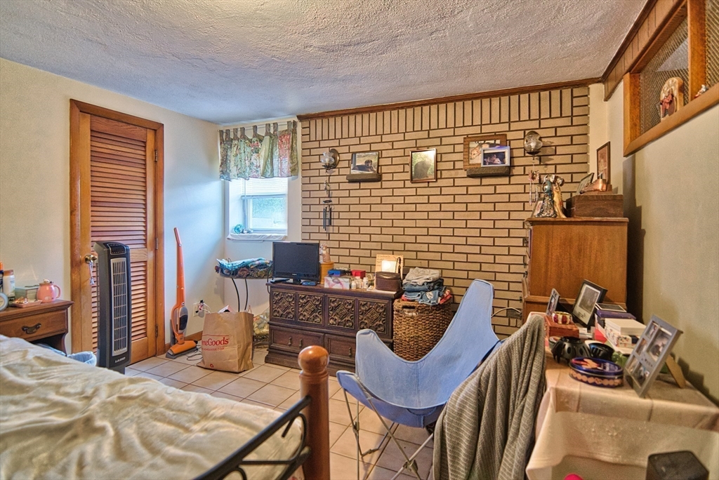 Revere, Massachusetts, 02151, United States, 4 Bedrooms Bedrooms, ,4 BathroomsBathrooms,Residential,For Sale,1935883