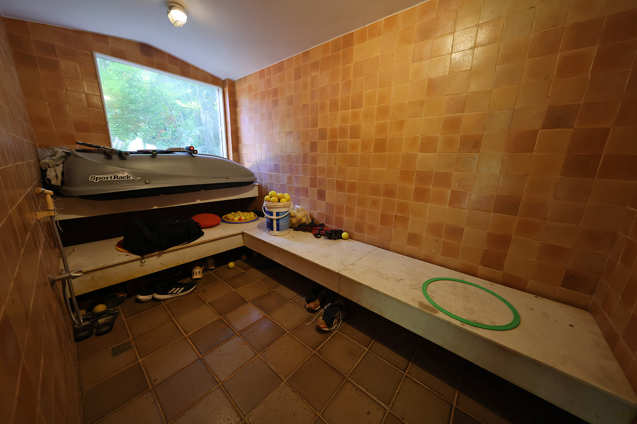  Estate surrounded by greenery with expansive grounds and amenities - 物件實景