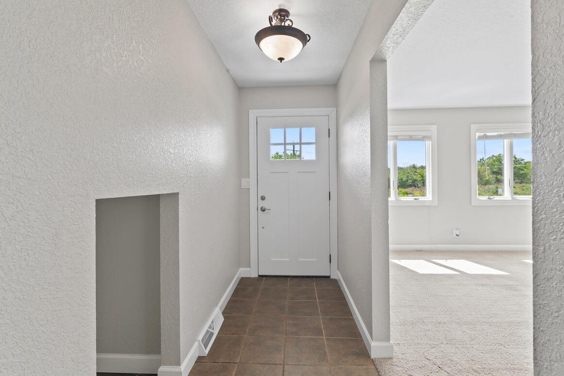 Delafield, Wisconsin, 53072, United States, 3 Bedrooms Bedrooms, ,2 BathroomsBathrooms,Residential,For Sale,1927266