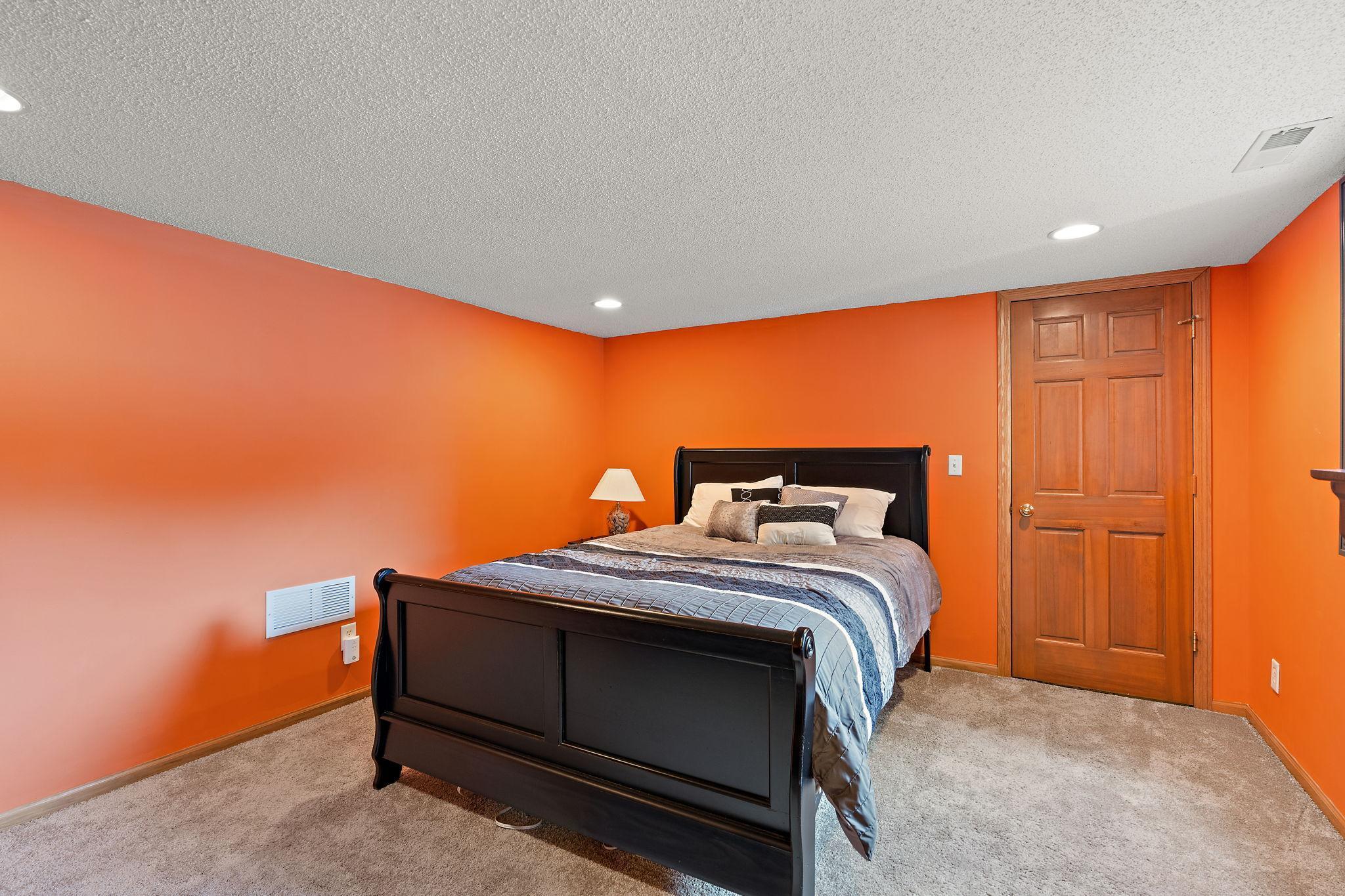 Oakdale, Minnesota, 55128, United States, 4 Bedrooms Bedrooms, ,4 BathroomsBathrooms,Residential,For Sale,1879213