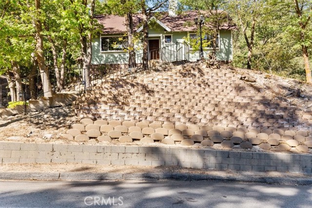 Lake Arrowhead, California, 92391, United States, 3 Bedrooms Bedrooms, ,4 BathroomsBathrooms,Residential,For Sale,1981303