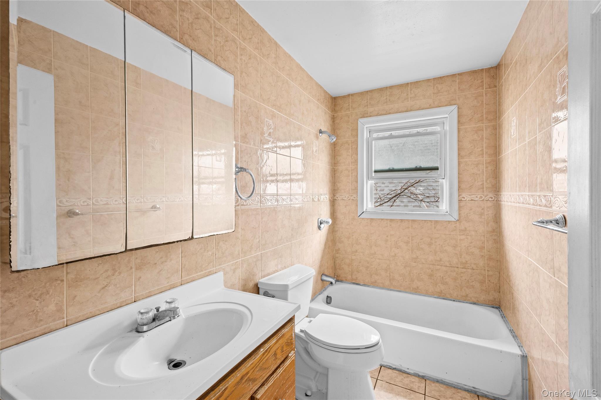 Long Beach, New York, 11561, United States, 5 Bedrooms Bedrooms, ,3 BathroomsBathrooms,Residential,For Sale,2002844