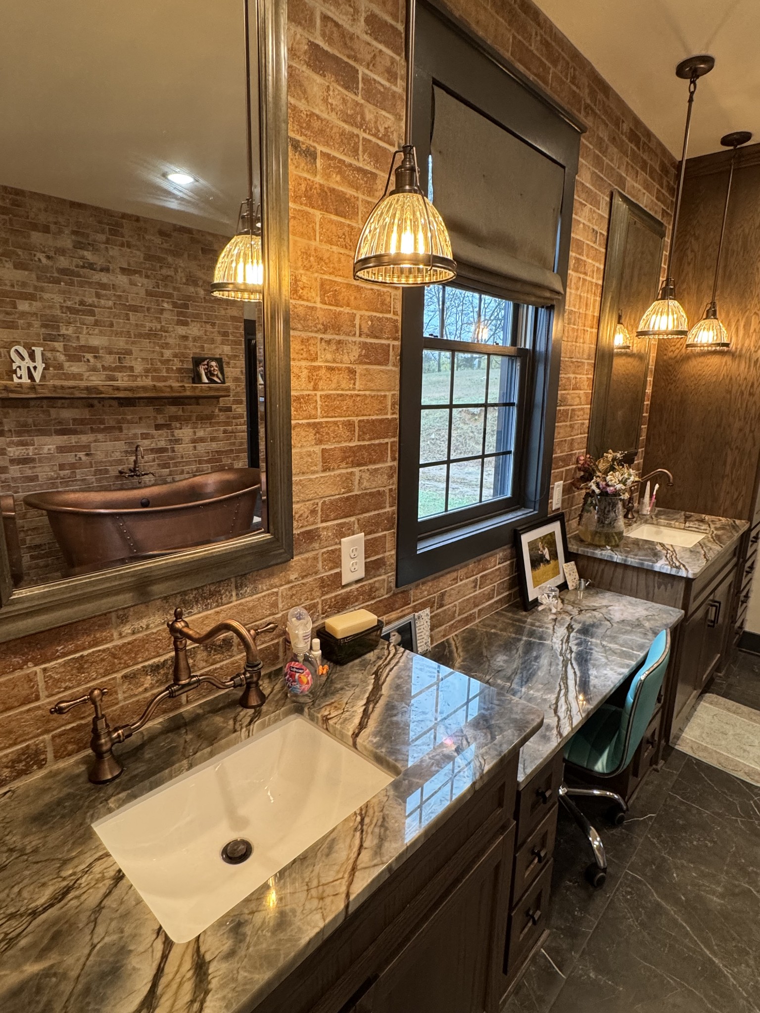 Hendersonville, Tennessee, 37075, United States, 6 Bedrooms Bedrooms, ,5 BathroomsBathrooms,Residential,For Sale,1993824