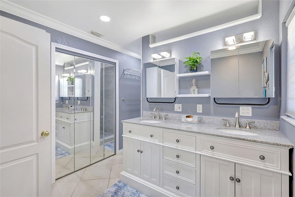 Bradenton, Florida, 34210, United States, 3 Bedrooms Bedrooms, ,3 BathroomsBathrooms,Residential,For Sale,1895487