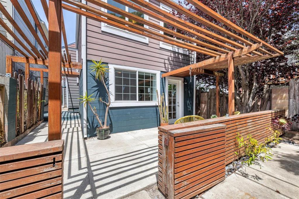San Francisco, California, 94134, United States, 3 Bedrooms Bedrooms, ,2 BathroomsBathrooms,Residential,For Sale,1943072