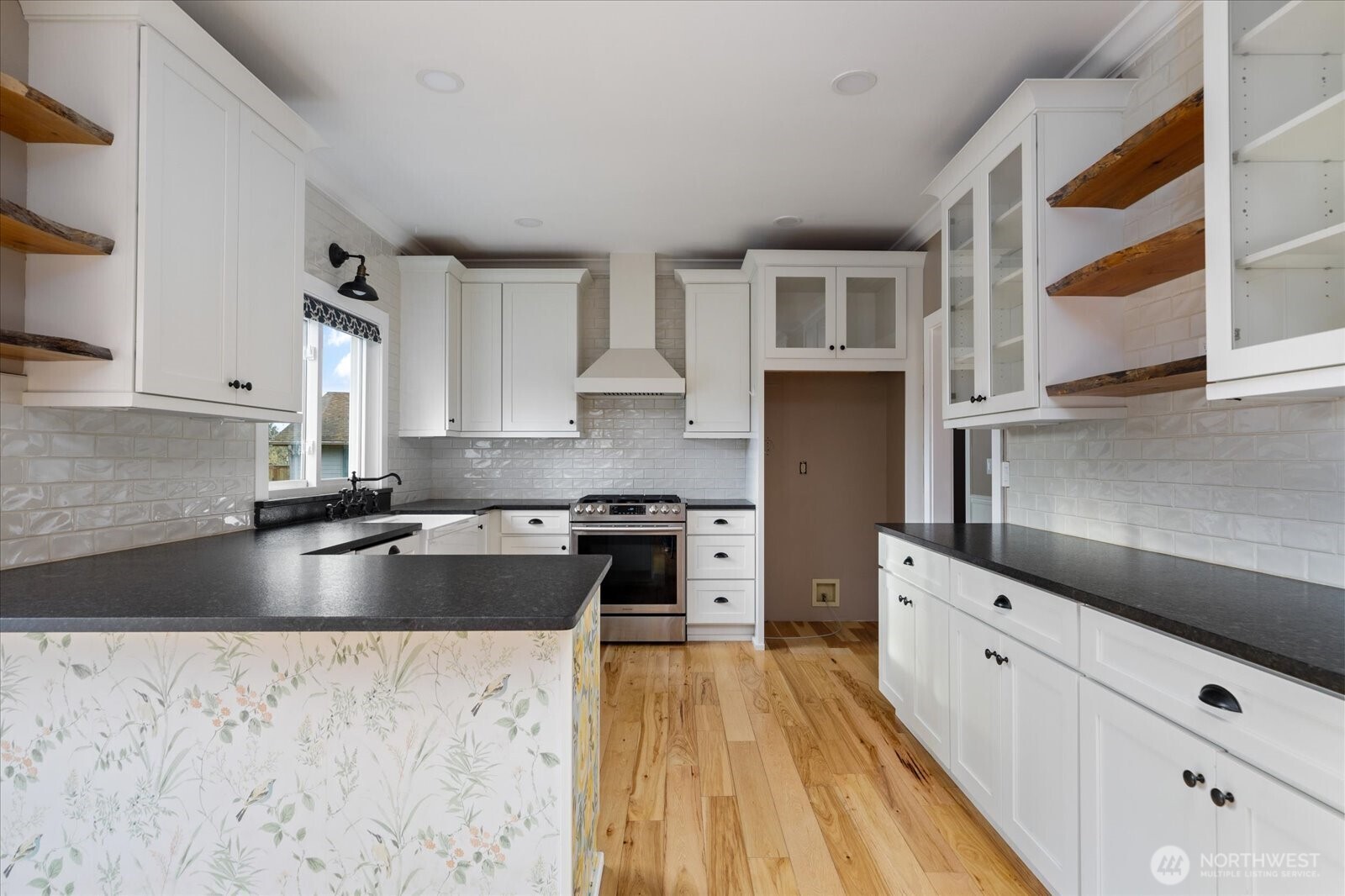 Oak Harbor, Washington, 98277, United States, 3 Bedrooms Bedrooms, ,3 BathroomsBathrooms,Residential,For Sale,1996988