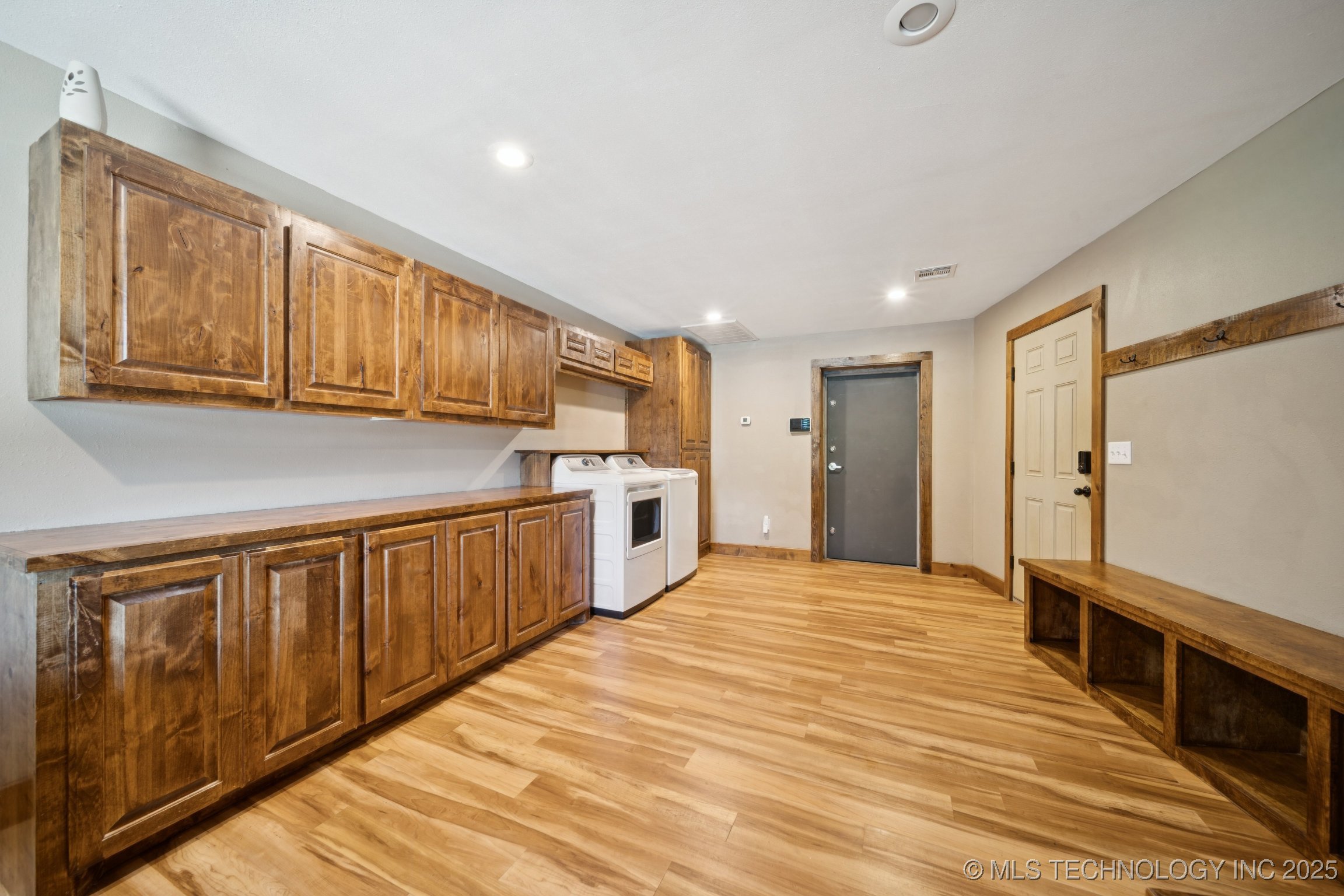 Henryetta, Oklahoma, 74437, United States, 4 Bedrooms Bedrooms, ,4 BathroomsBathrooms,Residential,For Sale,1939303