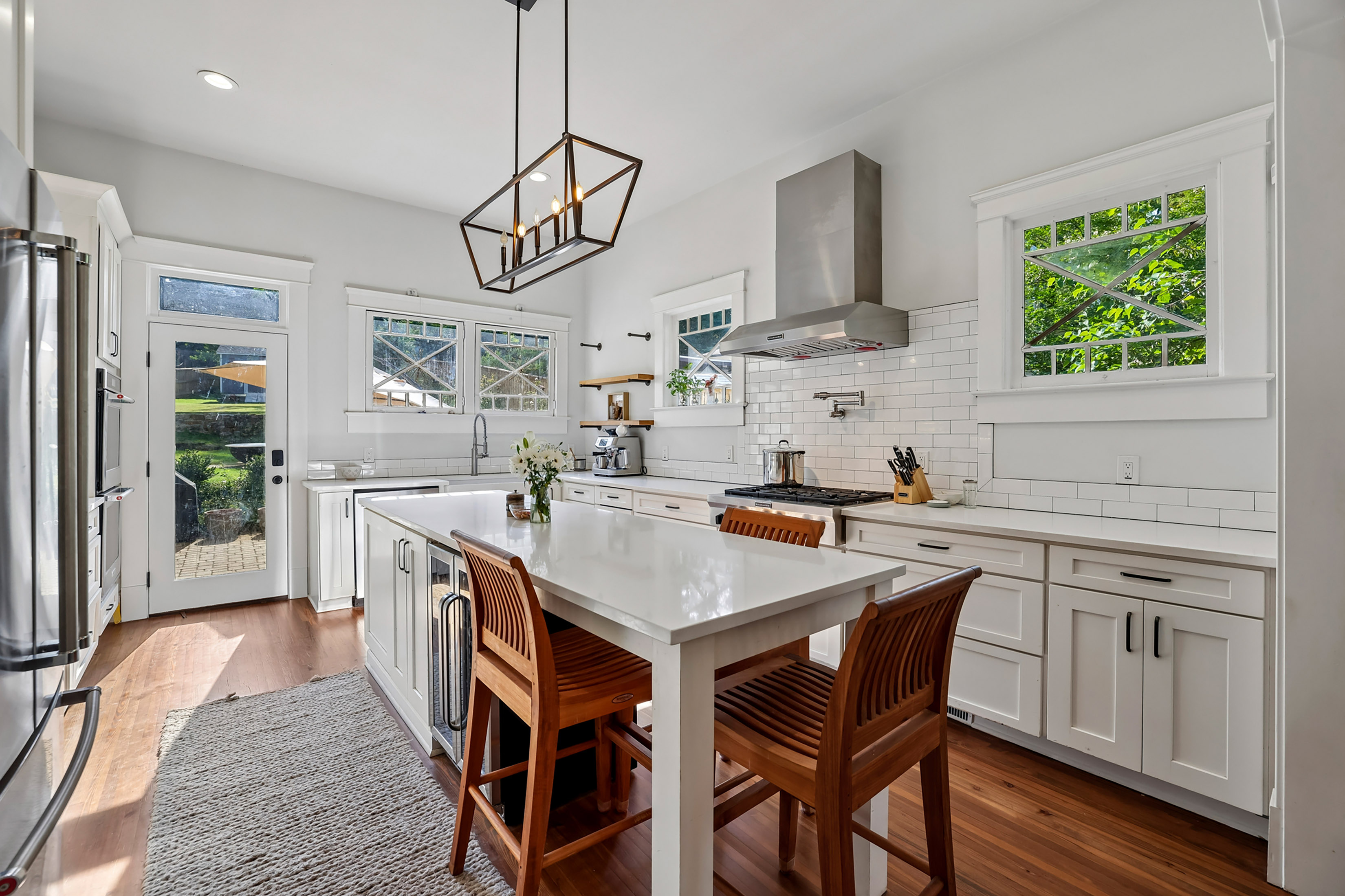  Renovated Bungalow Blends Historic Atlanta Character with Modern Luxury - 物件實景