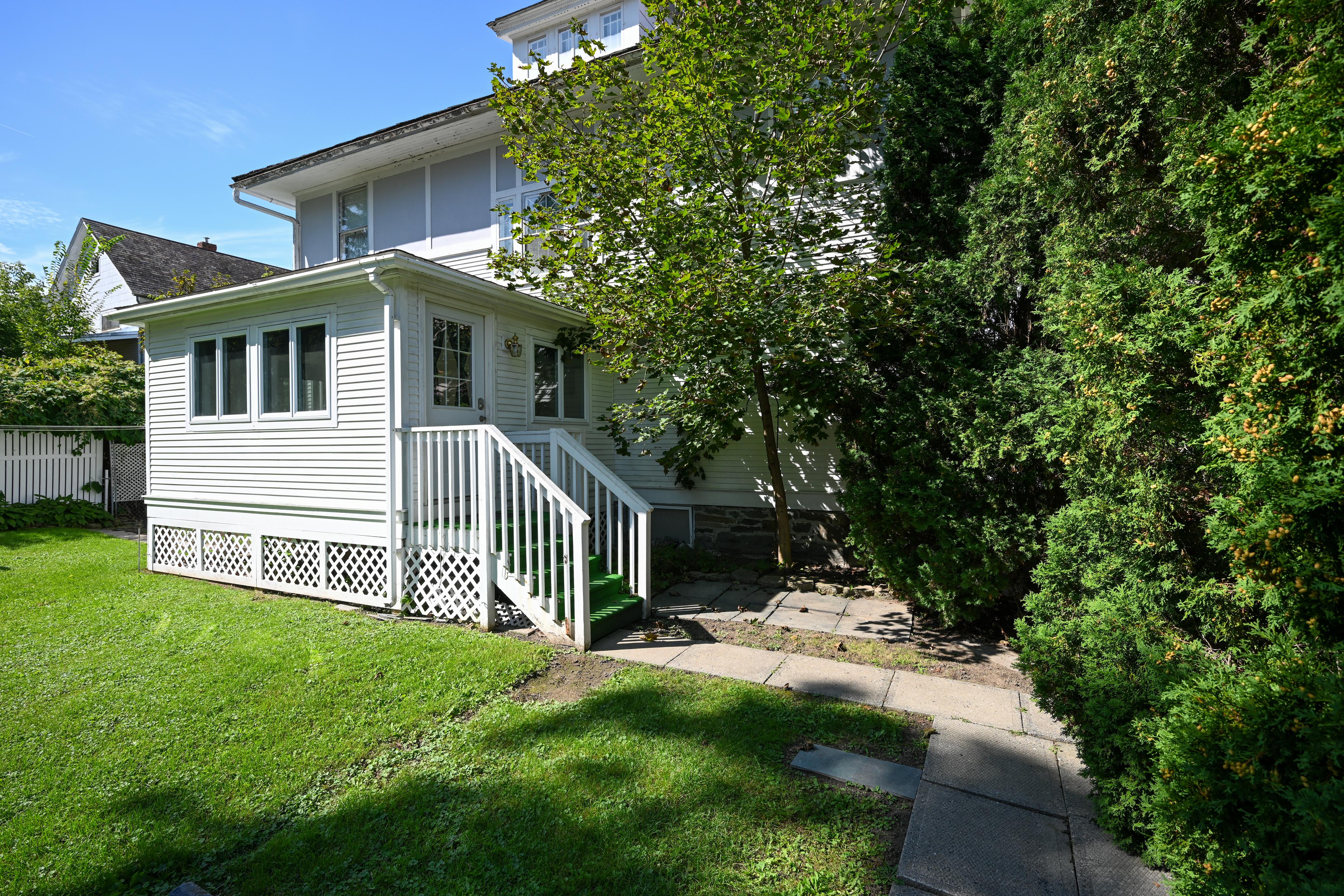  92 Champlain Avenue, Ticonderoga, NY, 12883 - 物件實景
