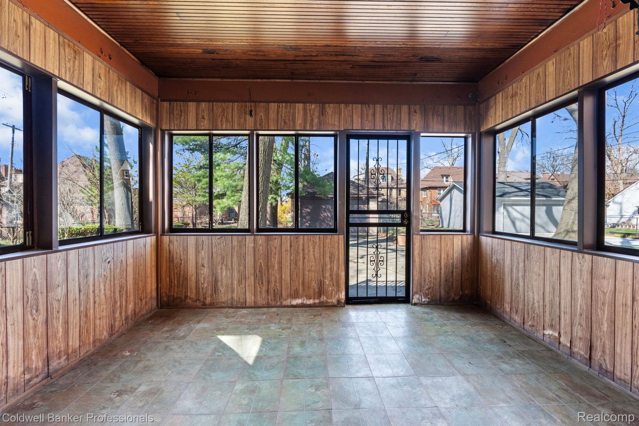 Detroit, Michigan, 48221, United States, 4 Bedrooms Bedrooms, ,5 BathroomsBathrooms,Residential,For Sale,1947184