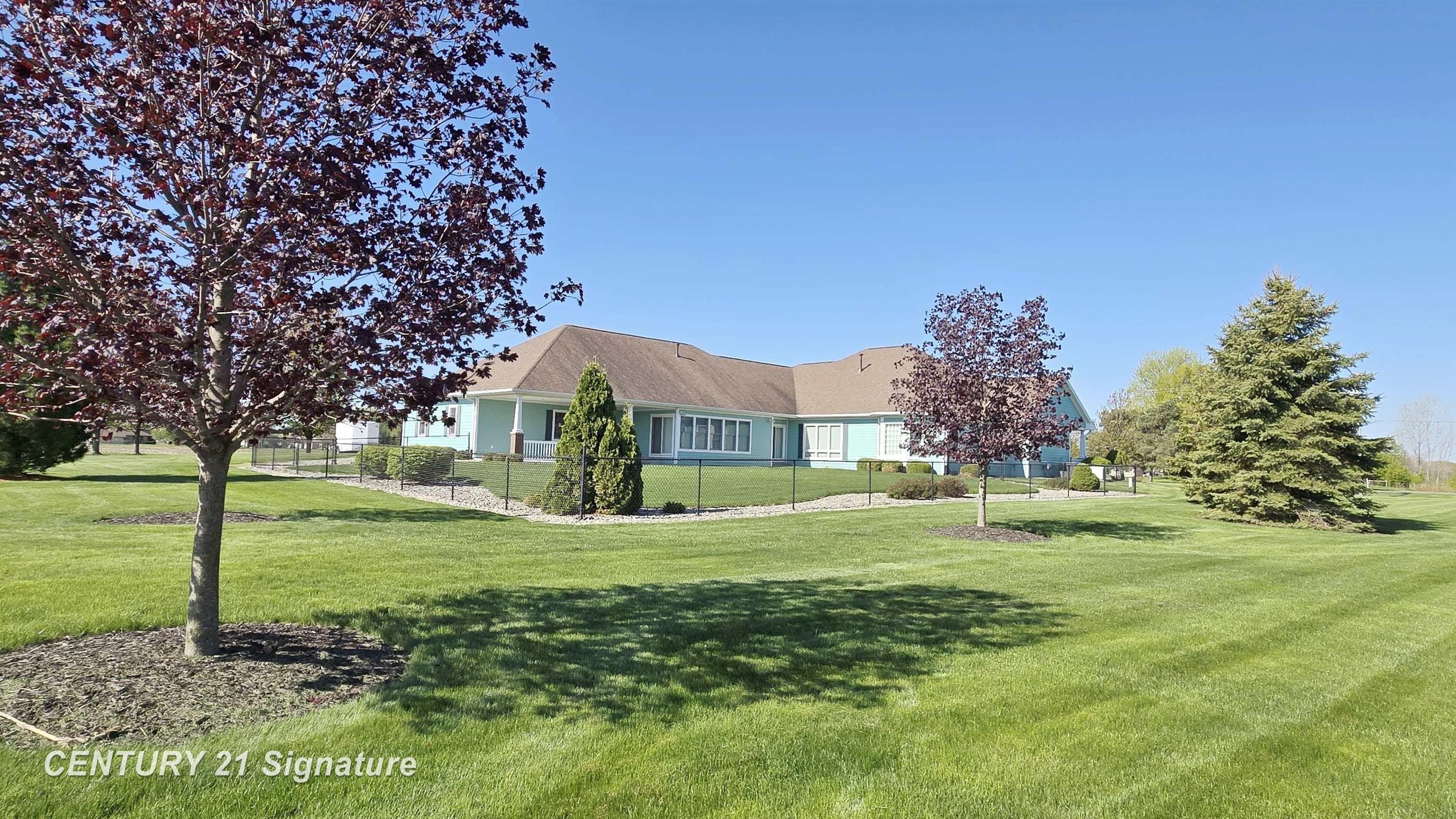 Freeland, Michigan, 48623, United States, 5 Bedrooms Bedrooms, ,4 BathroomsBathrooms,Residential,For Sale,1973671