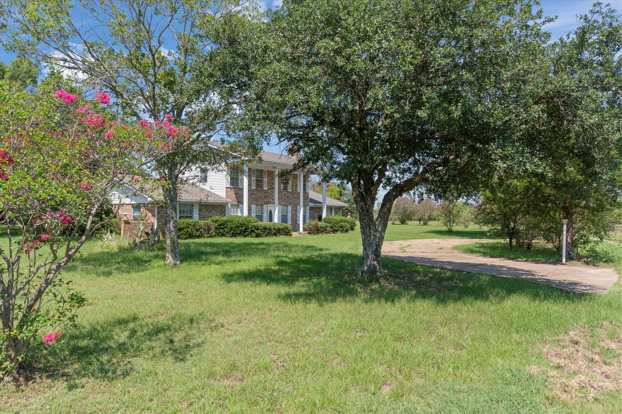 Wills Point, Texas, 75169, United States, 4 Bedrooms Bedrooms, ,3 BathroomsBathrooms,Residential,For Sale,1979230