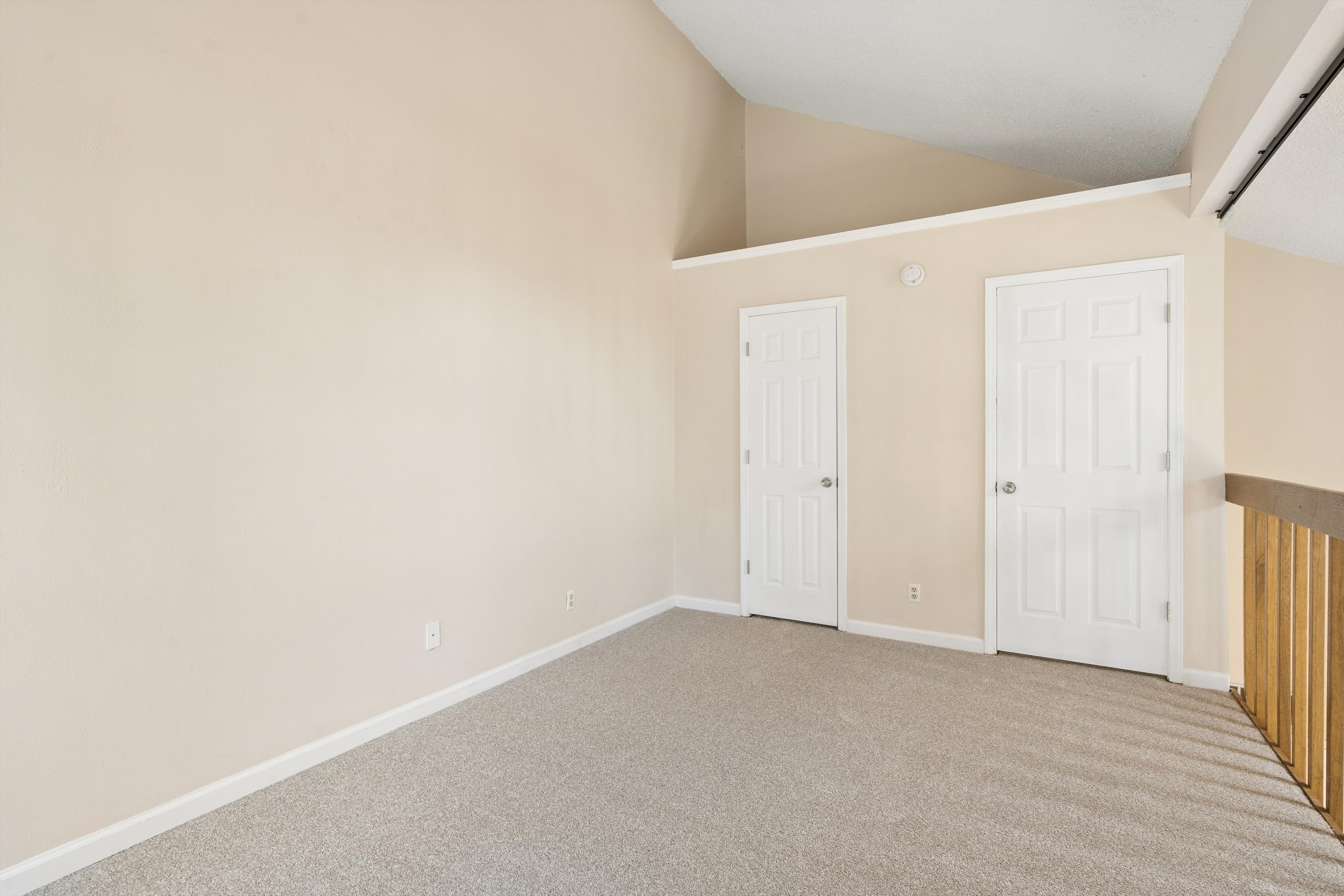  Cedar Bridge Townhome - 物件實景