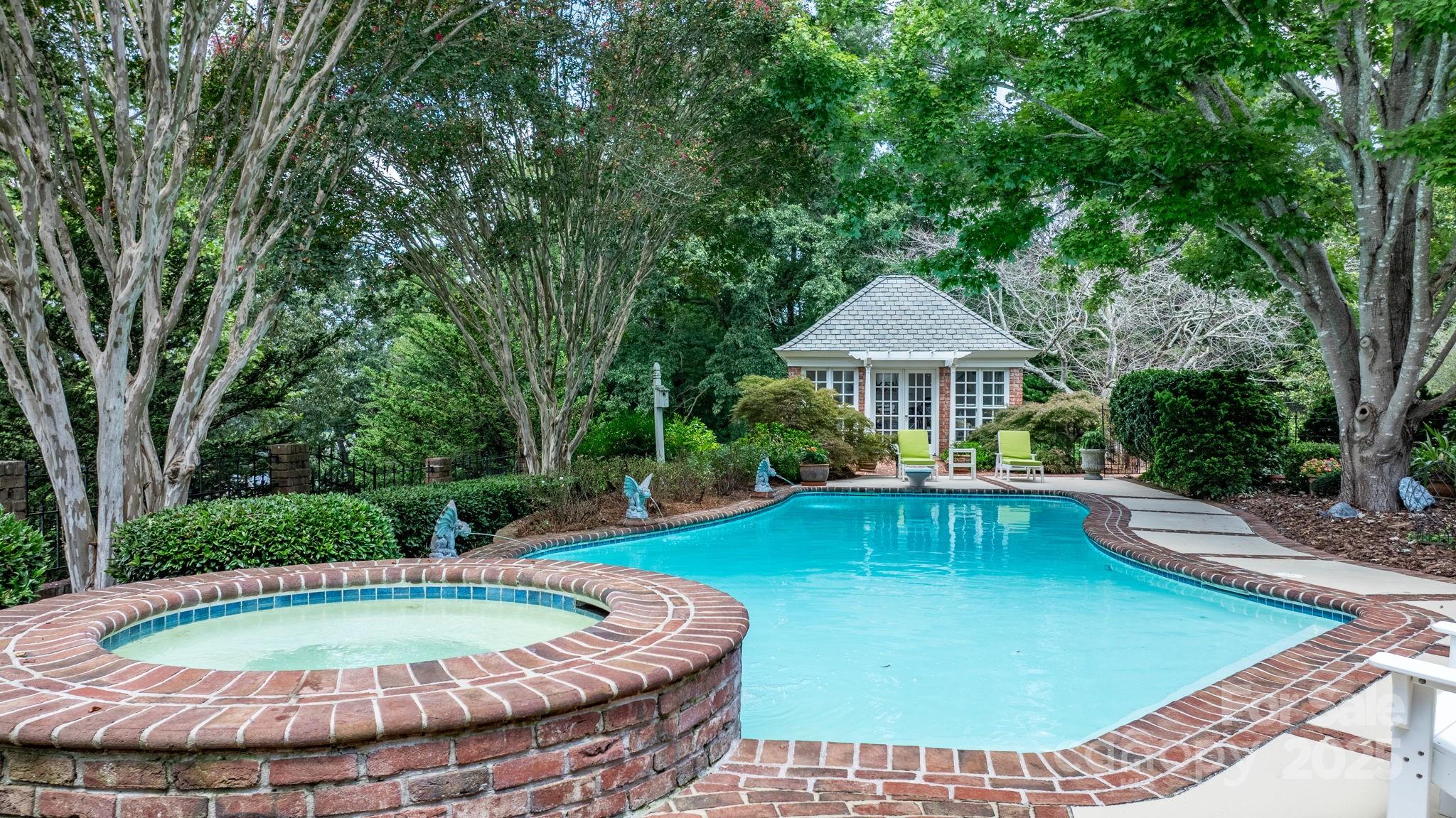 Hickory, North Carolina, 28601, United States, 4 Bedrooms Bedrooms, ,5 BathroomsBathrooms,Residential,For Sale,1942253