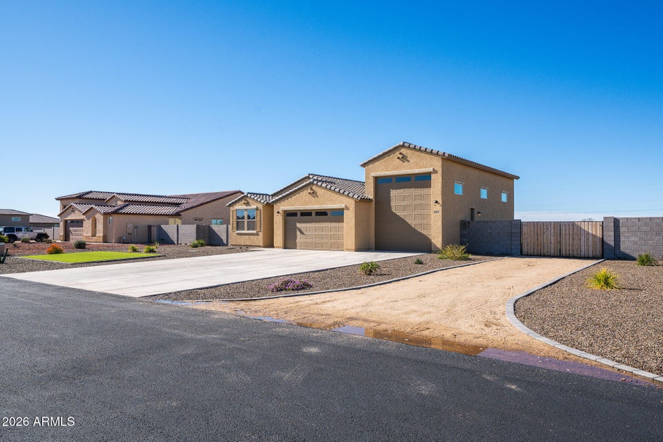 Wittmann, Arizona, 85361, United States, 3 Bedrooms Bedrooms, ,Residential,For Sale,2010818