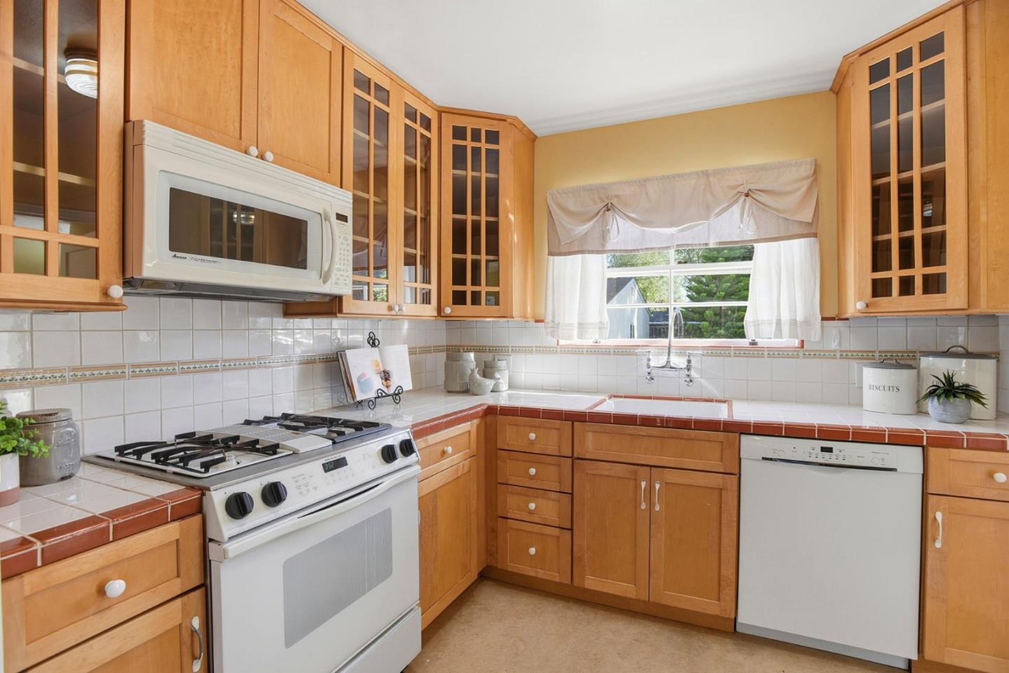 Palo Alto, California, 94303, United States, 2 Bedrooms Bedrooms, ,2 BathroomsBathrooms,Residential,For Sale,1989685