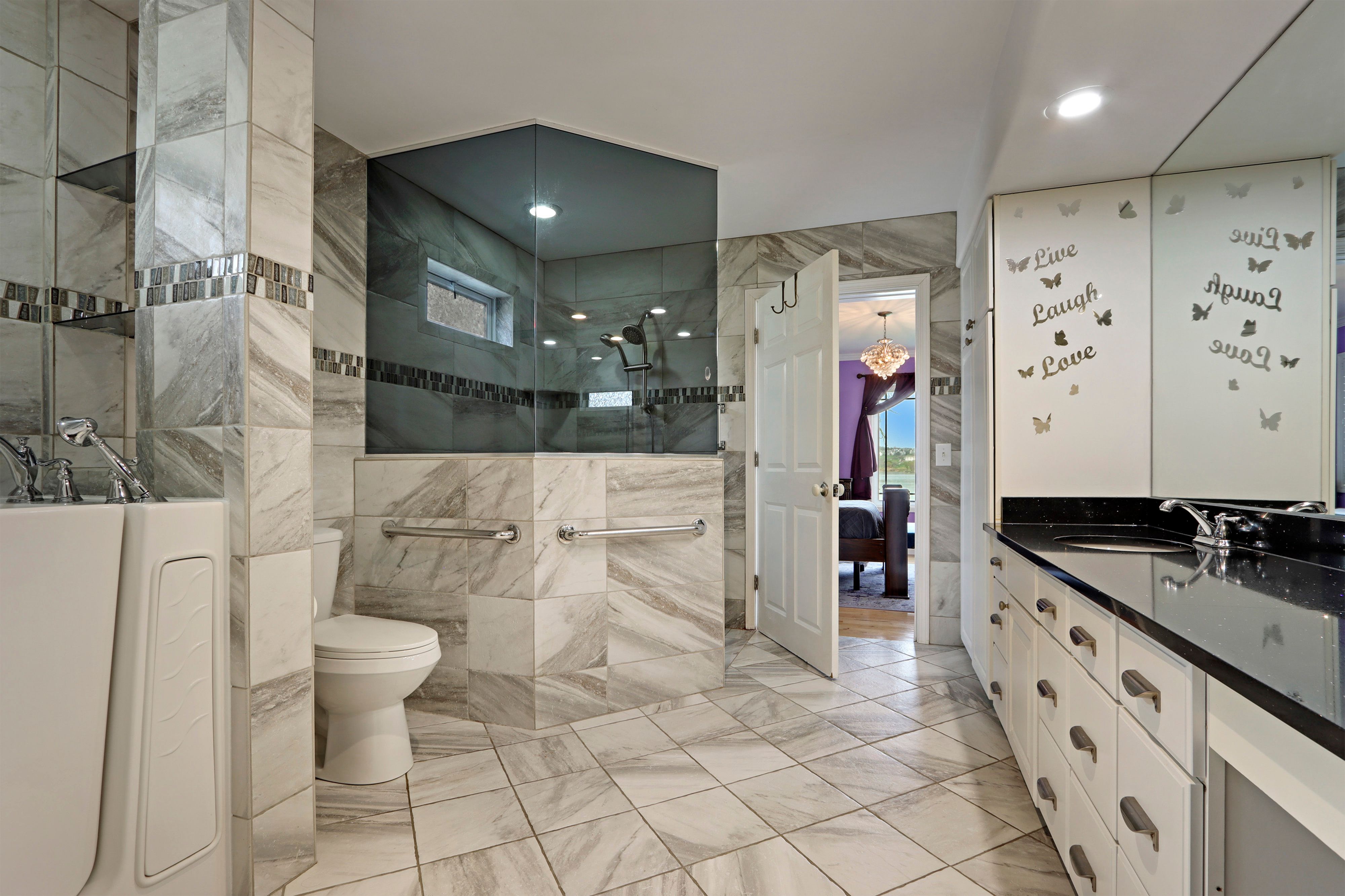  Gracious Lake Como Waterfront Retreat with Proven Rental Income - 物件實景