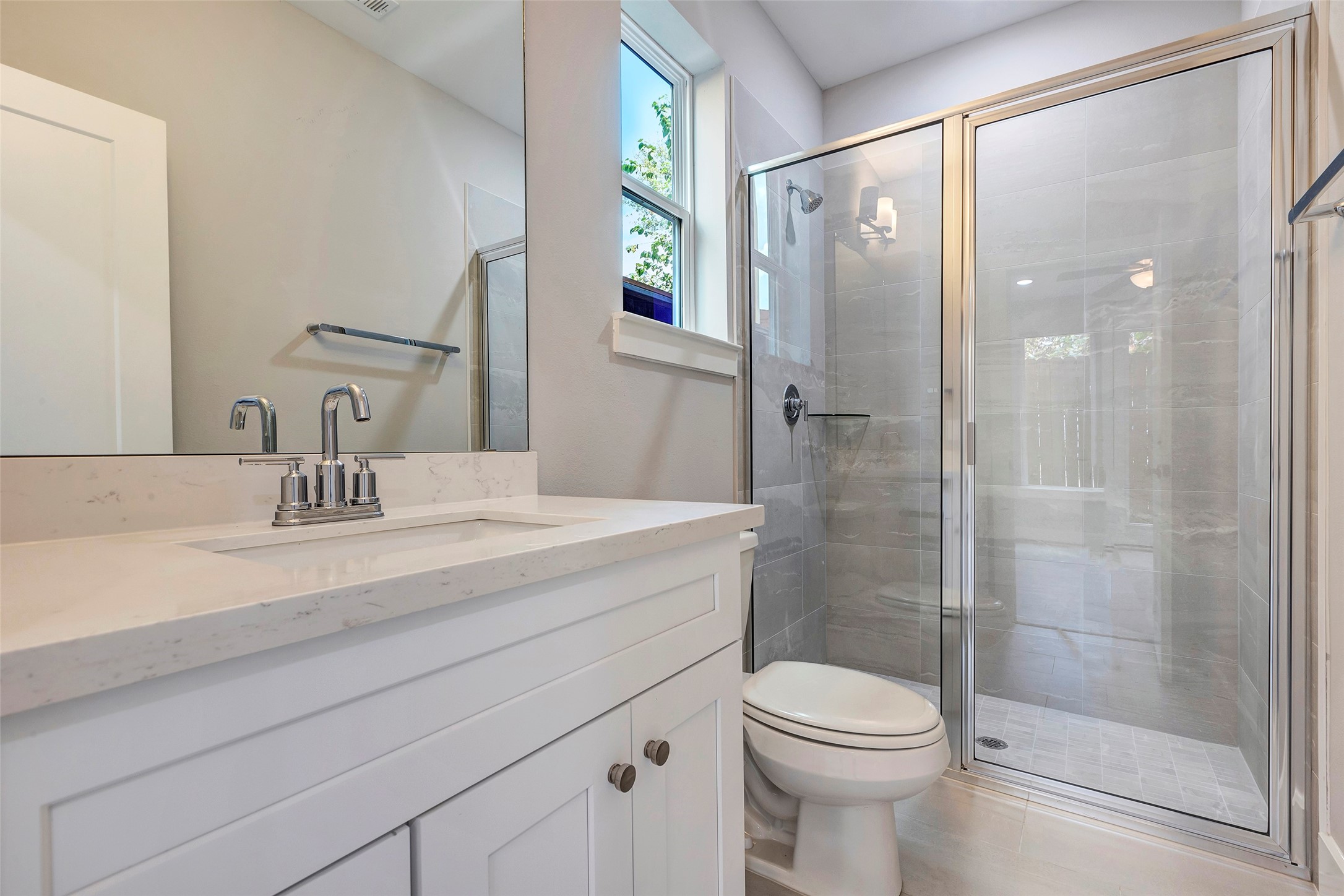 Houston, Texas, 77003, United States, 3 Bedrooms Bedrooms, ,4 BathroomsBathrooms,Residential,For Sale,1896559