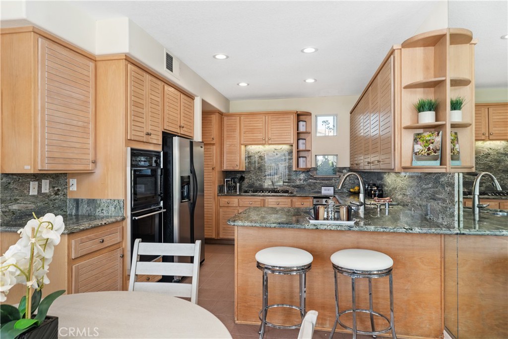 Long Beach, California, 90803, United States, 3 Bedrooms Bedrooms, ,3 BathroomsBathrooms,Residential,For Sale,1989113