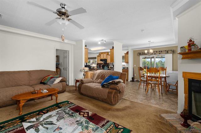 Henderson, Texas, 75652, United States, 3 Bedrooms Bedrooms, ,2 BathroomsBathrooms,Residential,For Sale,1958802