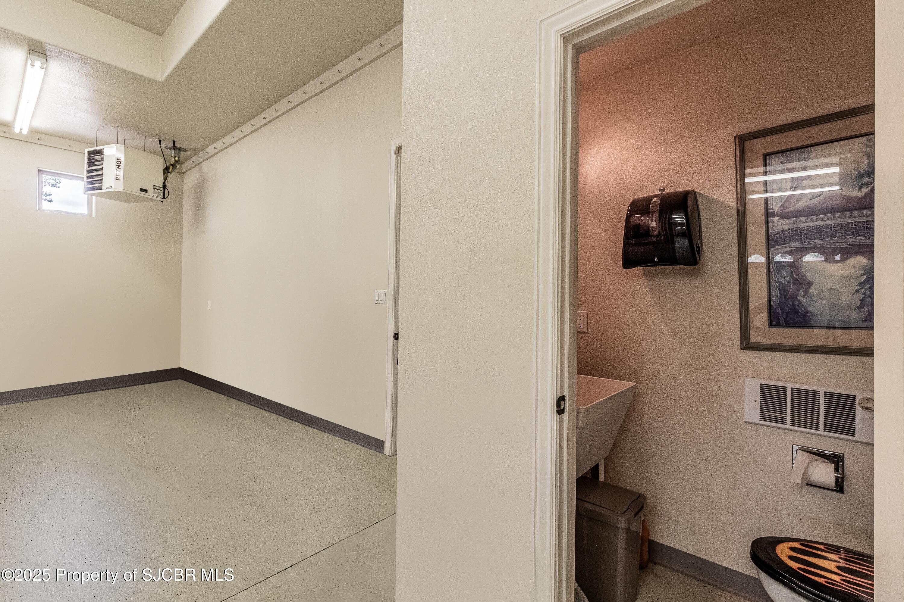 Aztec, New Mexico, 87410, United States, 4 Bedrooms Bedrooms, ,4 BathroomsBathrooms,Residential,For Sale,1857404