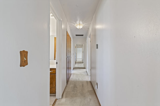 Hollister, California, 95023, United States, 3 Bedrooms Bedrooms, ,2 BathroomsBathrooms,Residential,For Sale,1942638
