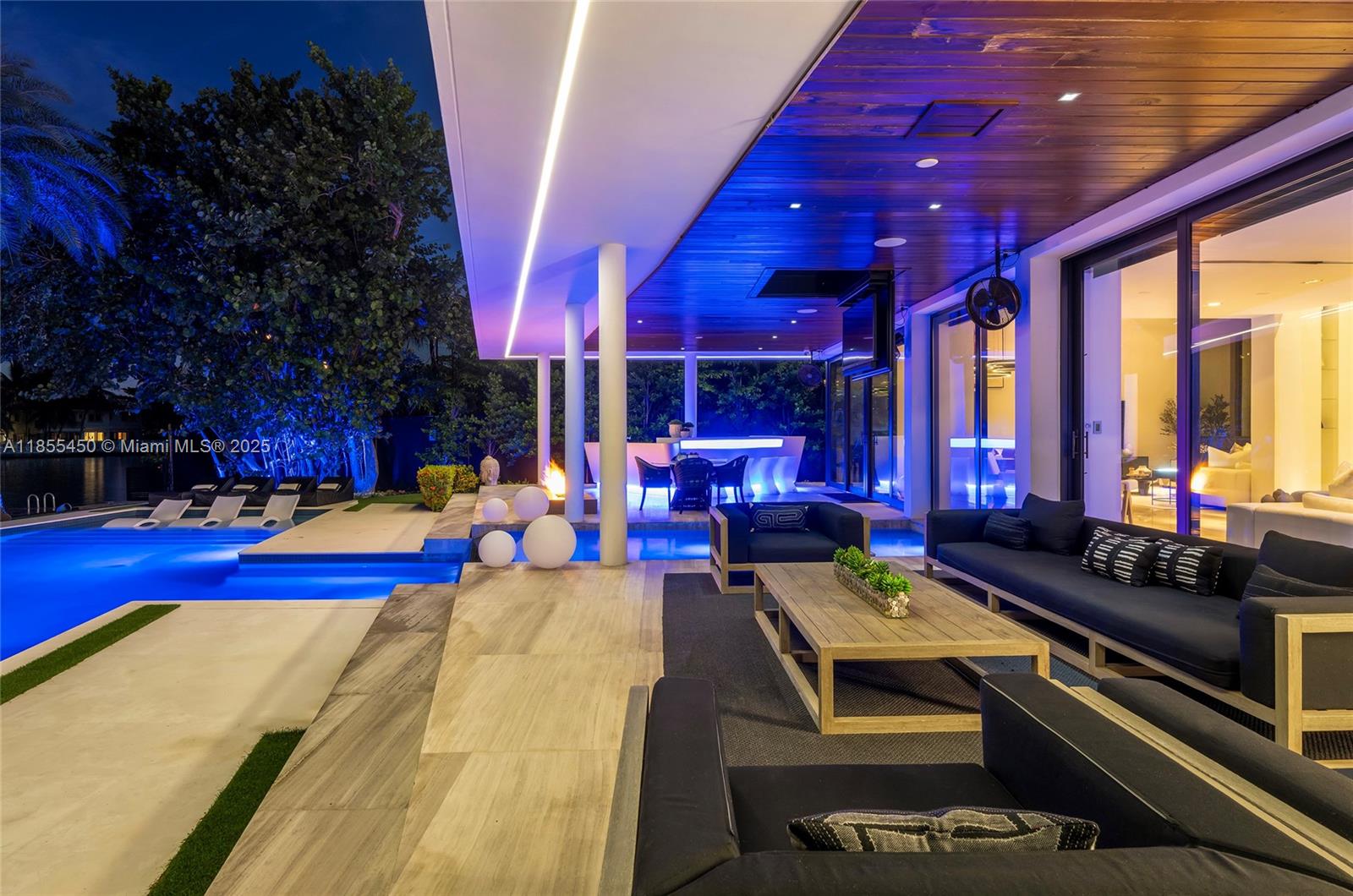 Miami Beach, Florida, 33140, United States, 5 Bedrooms Bedrooms, ,8 BathroomsBathrooms,Residential,For Sale,1918042
