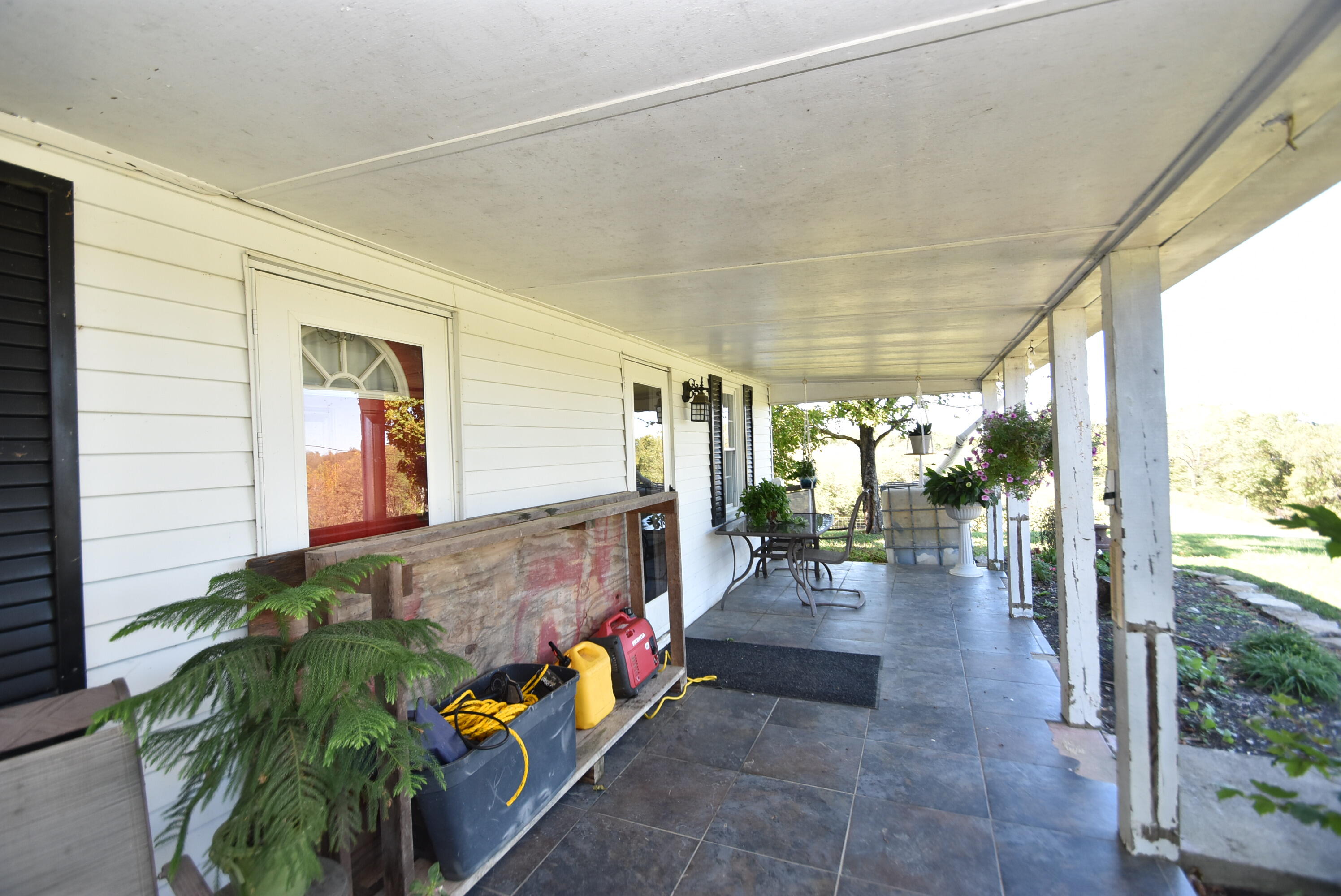 Willisburg, Kentucky, 40078, United States, 4 Bedrooms Bedrooms, ,1 BathroomBathrooms,Residential,For Sale,1962831