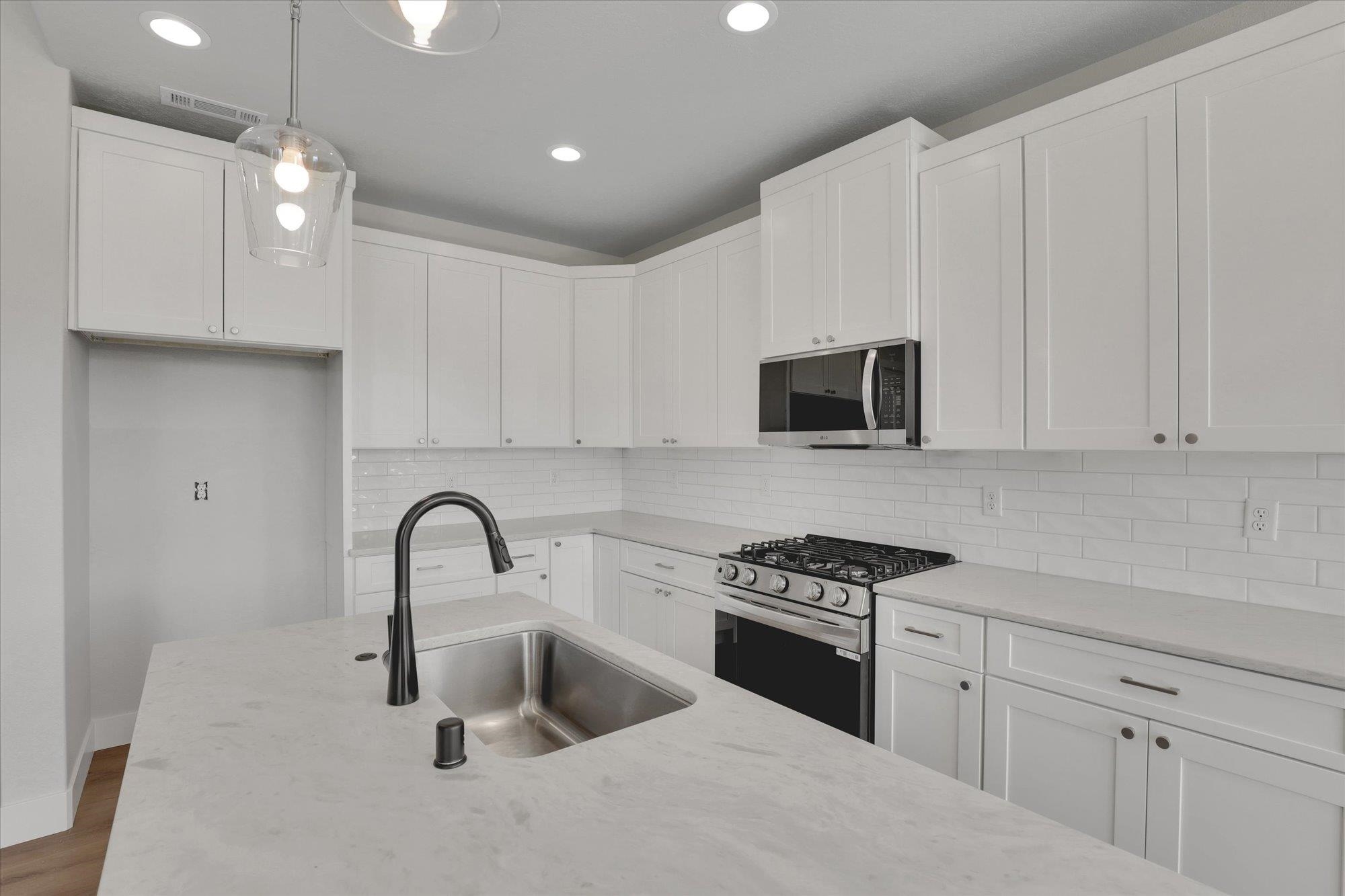 Deer Park, Washington, 99006, United States, 3 Bedrooms Bedrooms, ,2 BathroomsBathrooms,Residential,For Sale,1684310